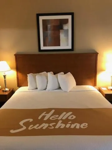 Bed in Days Inn by Wyndham Phenix City Near Fort Benning