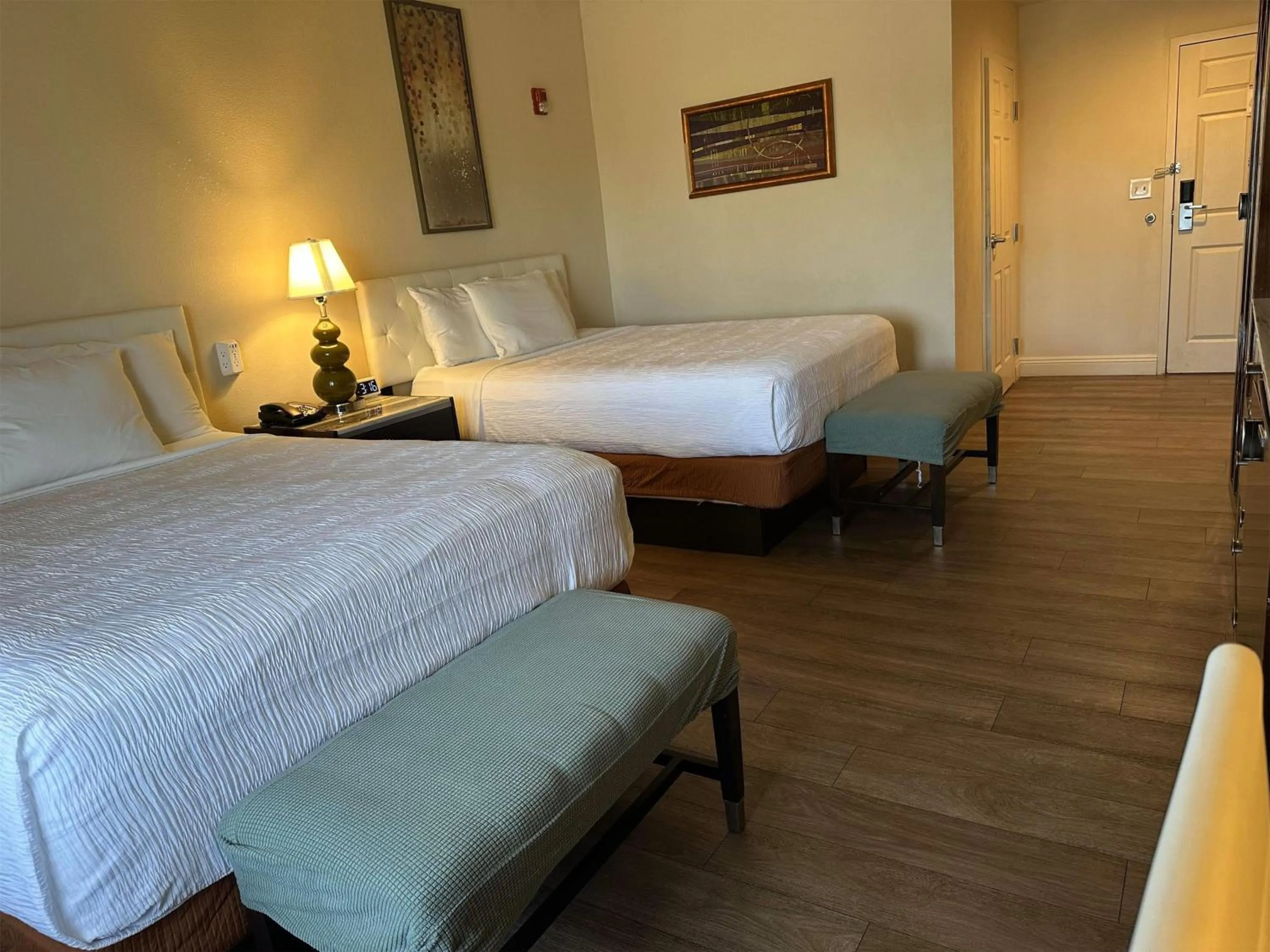 Photo of the whole room, Bed in Rocklin Park Hotel, Trademark Collection by Wyndham