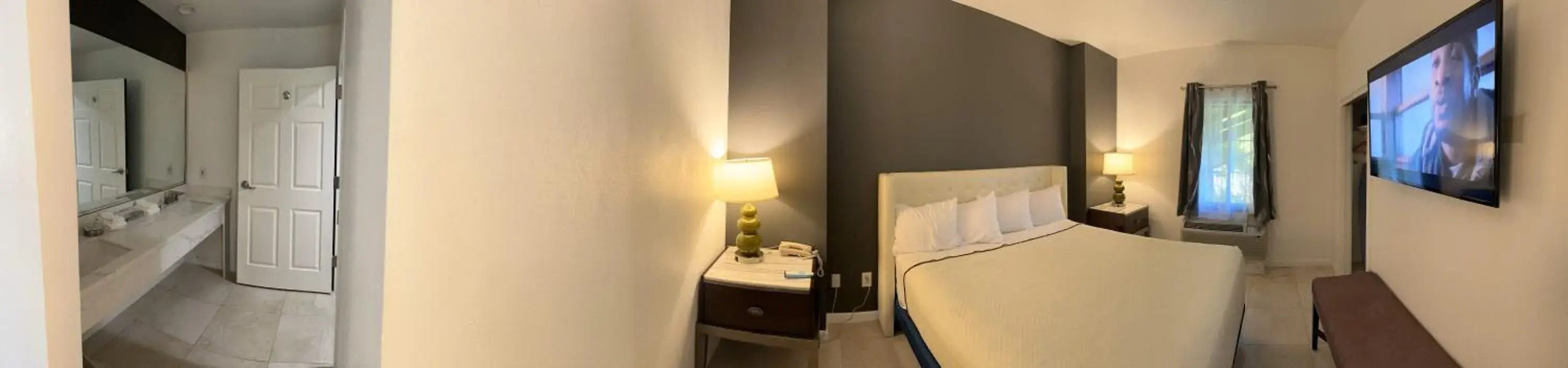 King Suite with Balcony in Rocklin Park Hotel, Trademark Collection by Wyndham King Suite with Balcony in Rocklin Park Hotel, Trademark Collection by Wyndham