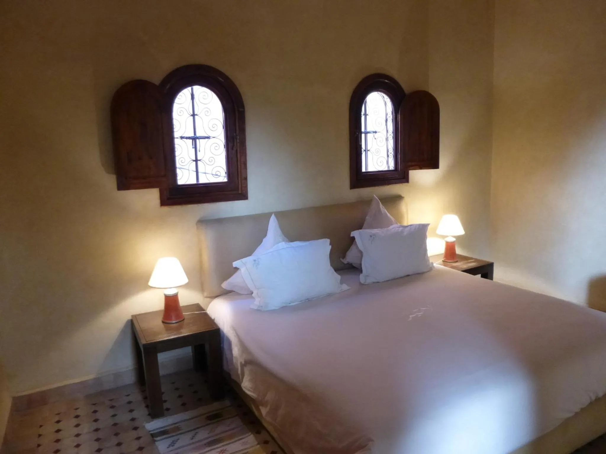 Day, Bed in Riad L'Emir