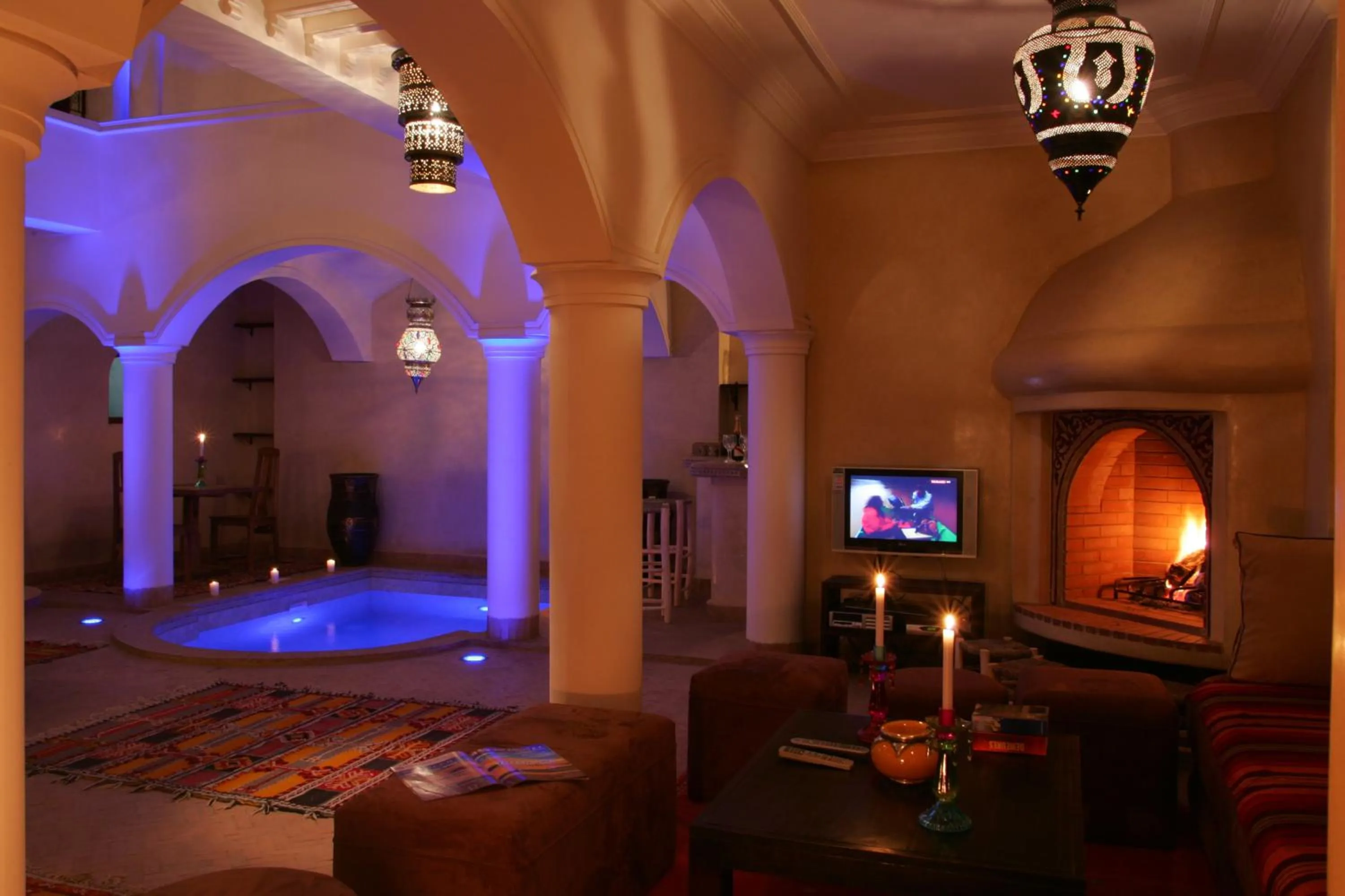 Swimming pool in Riad L'Emir