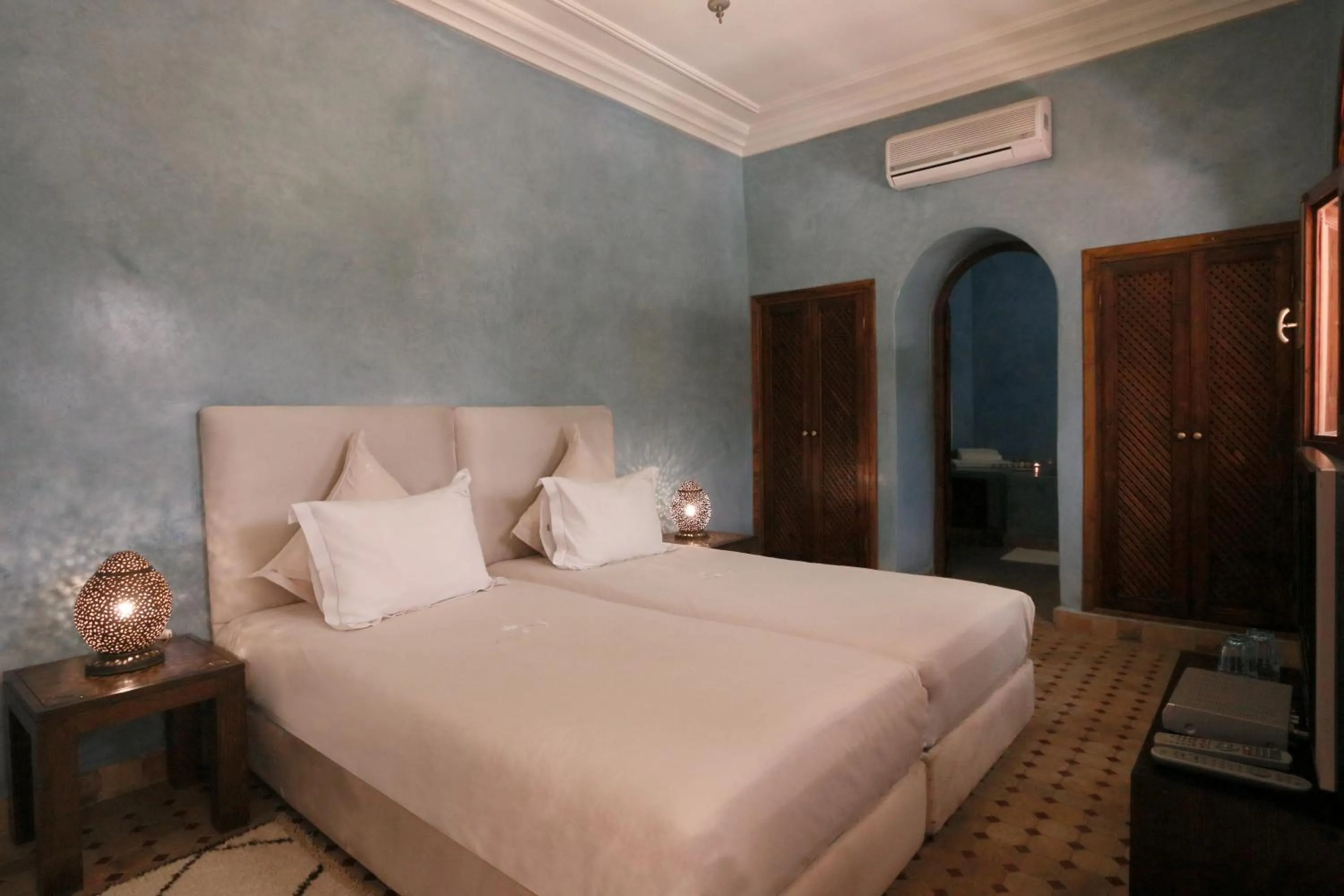 Bedroom, Bed in Riad L'Emir