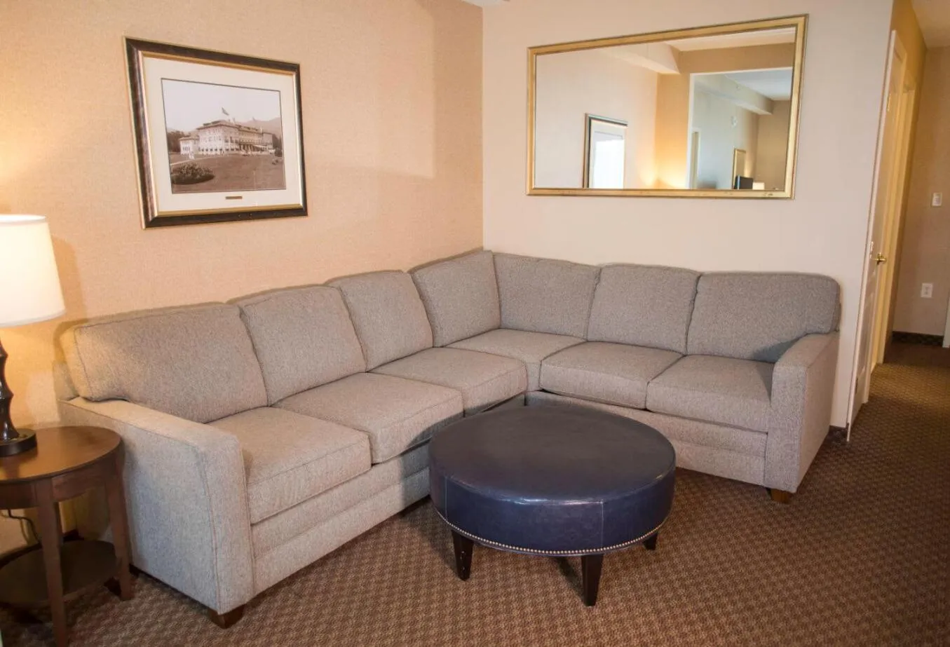 Fort William Henry Hotel