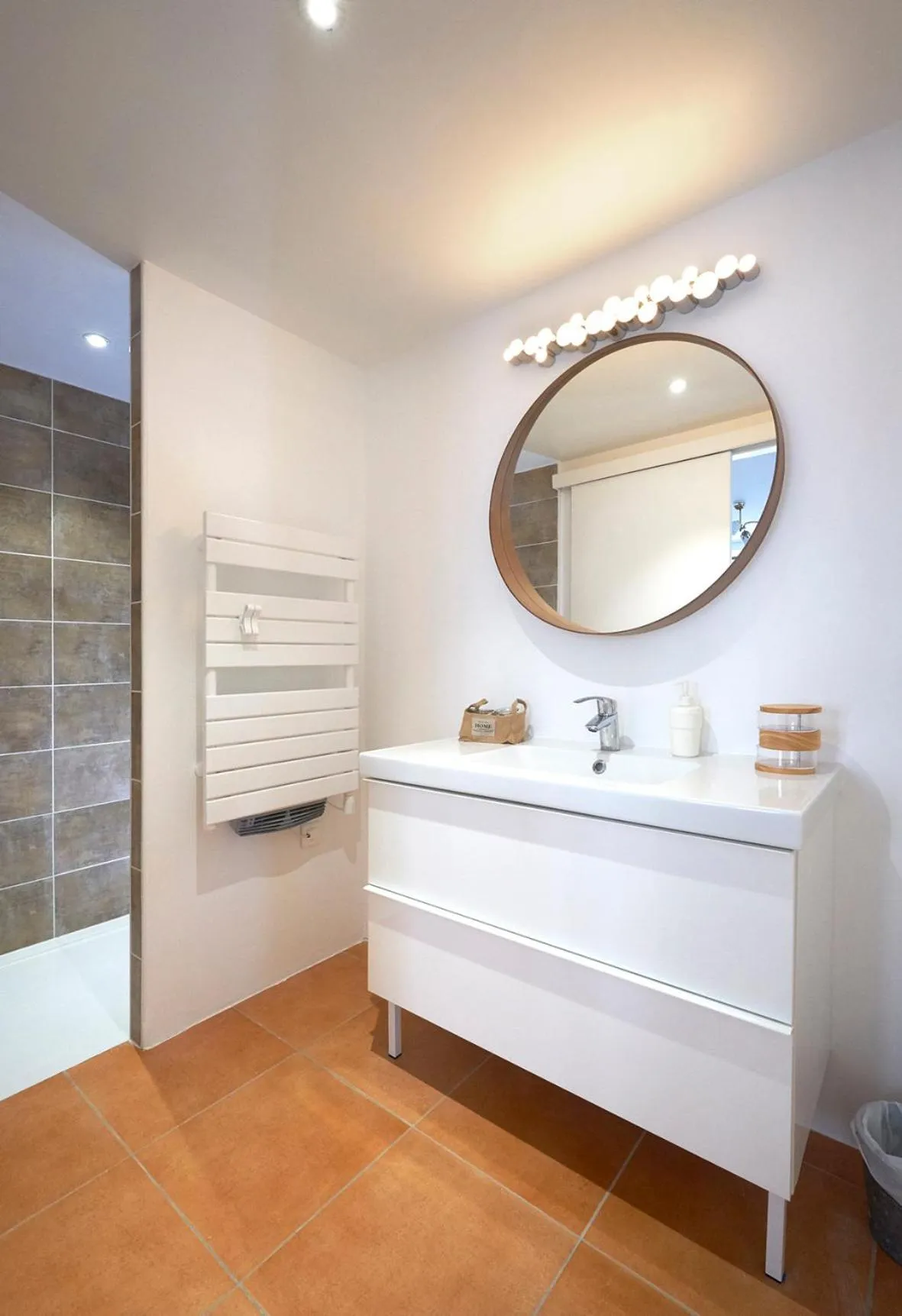 Shower in Chemin des Ormeaux