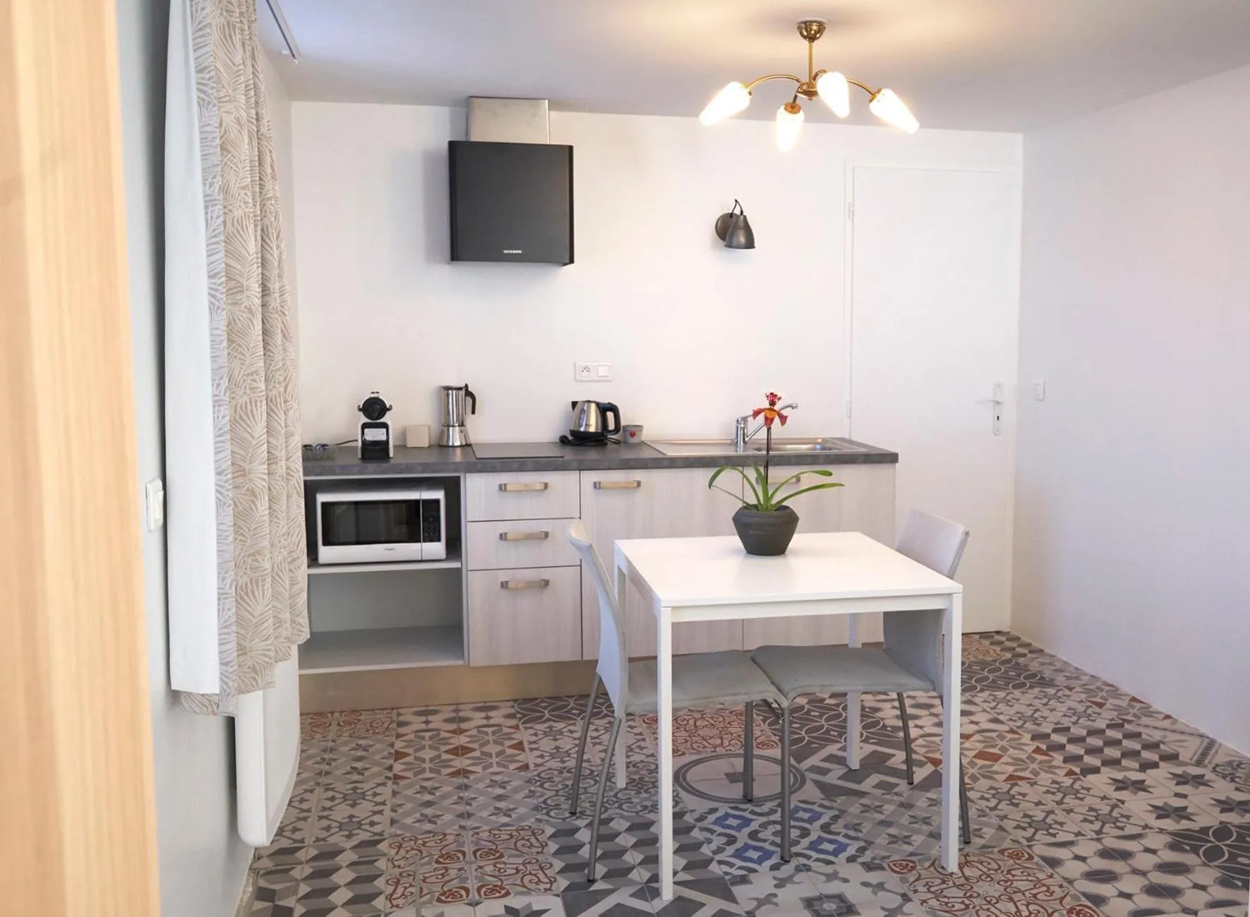 Coffee/tea facilities in Chemin des Ormeaux