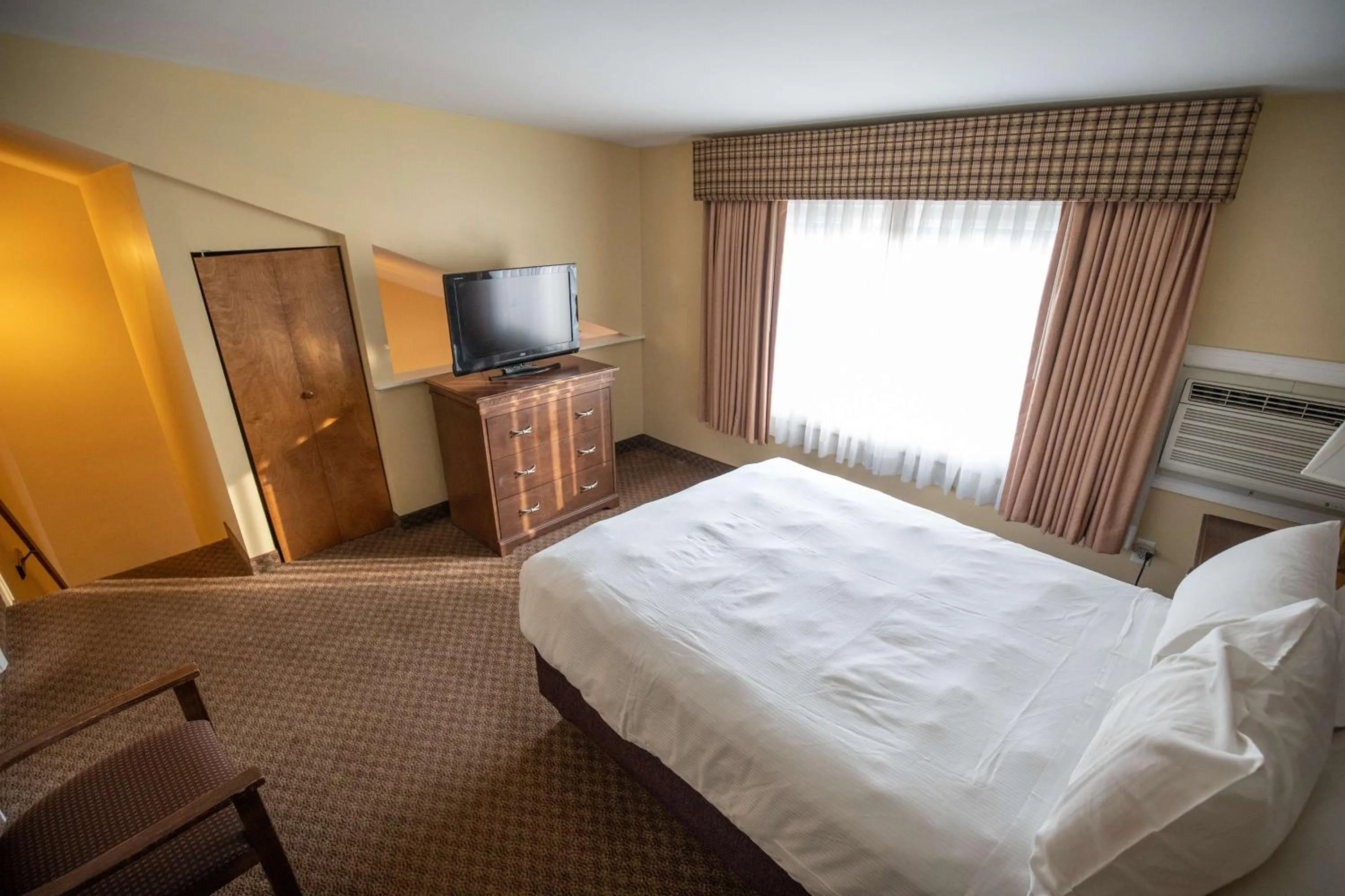 Bedroom, Bed in Best Western of Lake George