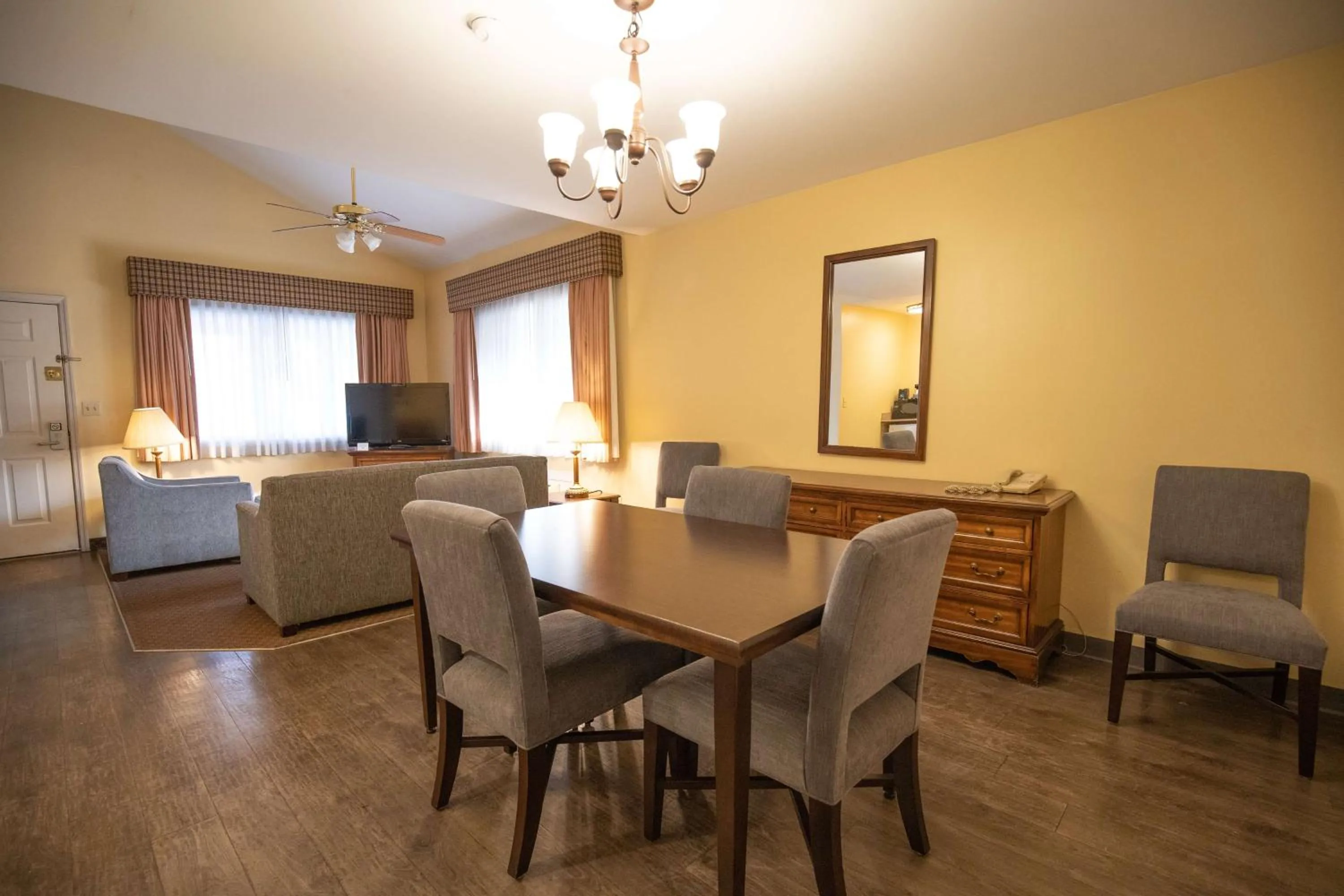 Bedroom in Best Western of Lake George