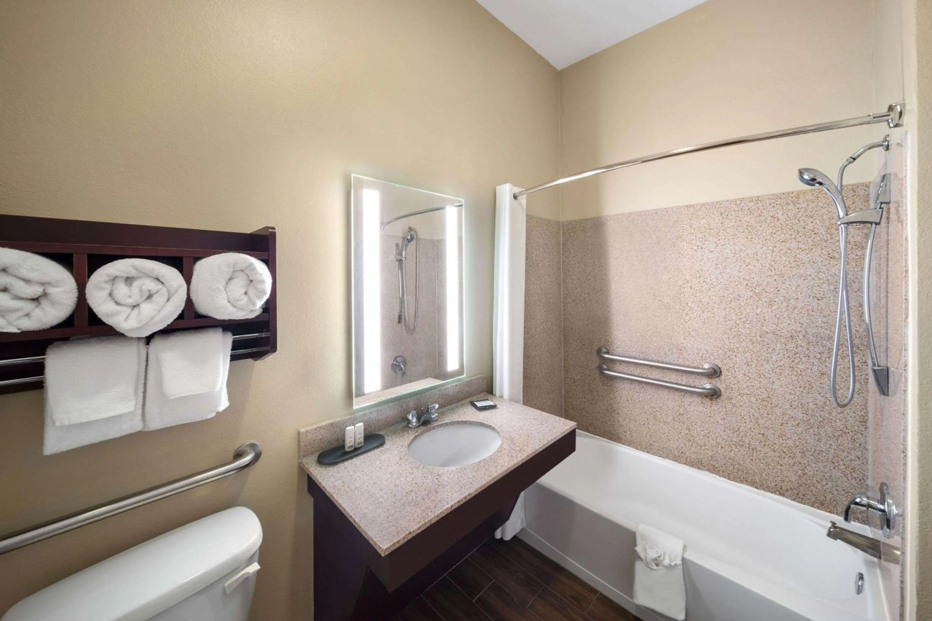 Bathroom in La Quinta by Wyndham Houma