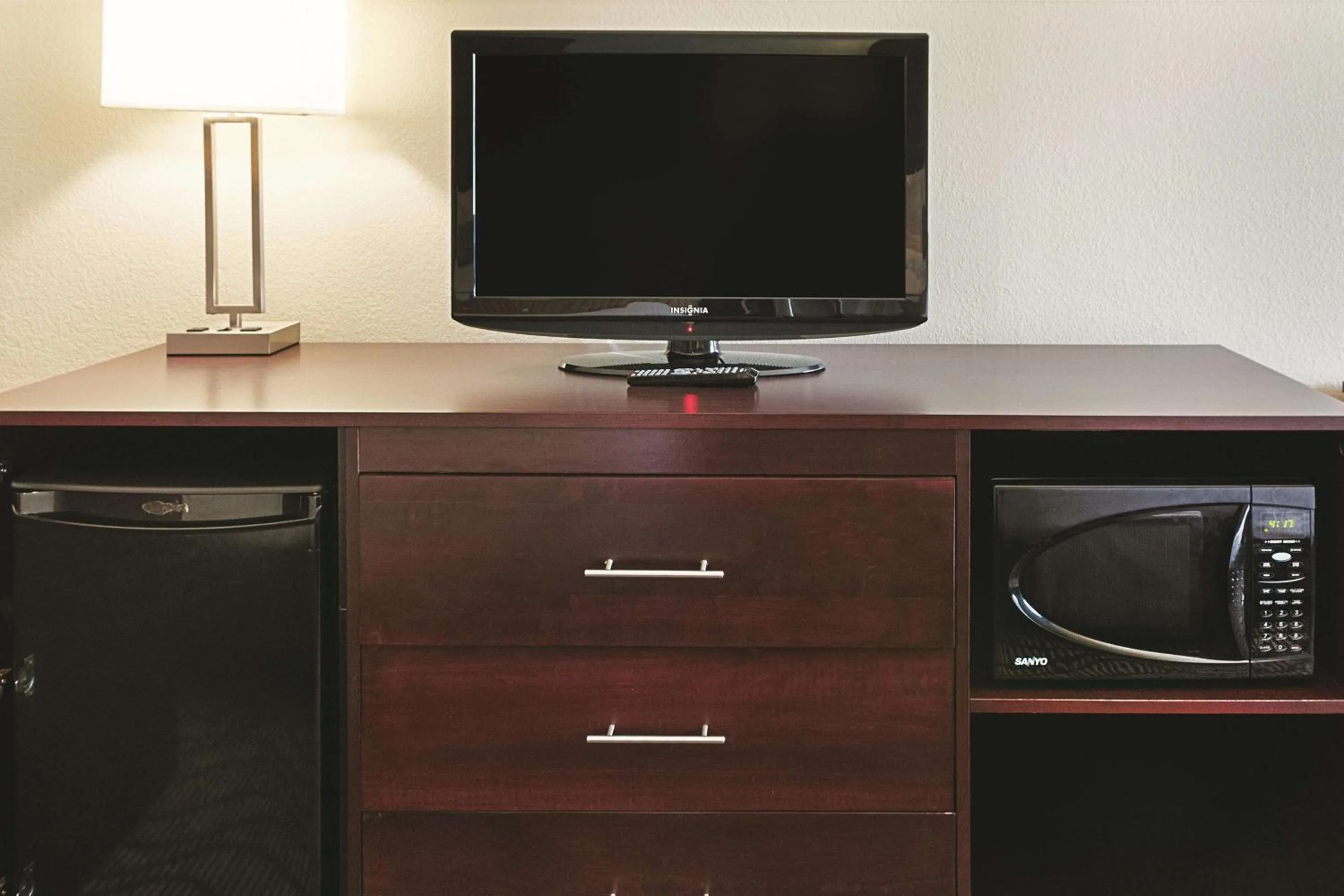 Photo of the whole room in La Quinta by Wyndham Houma