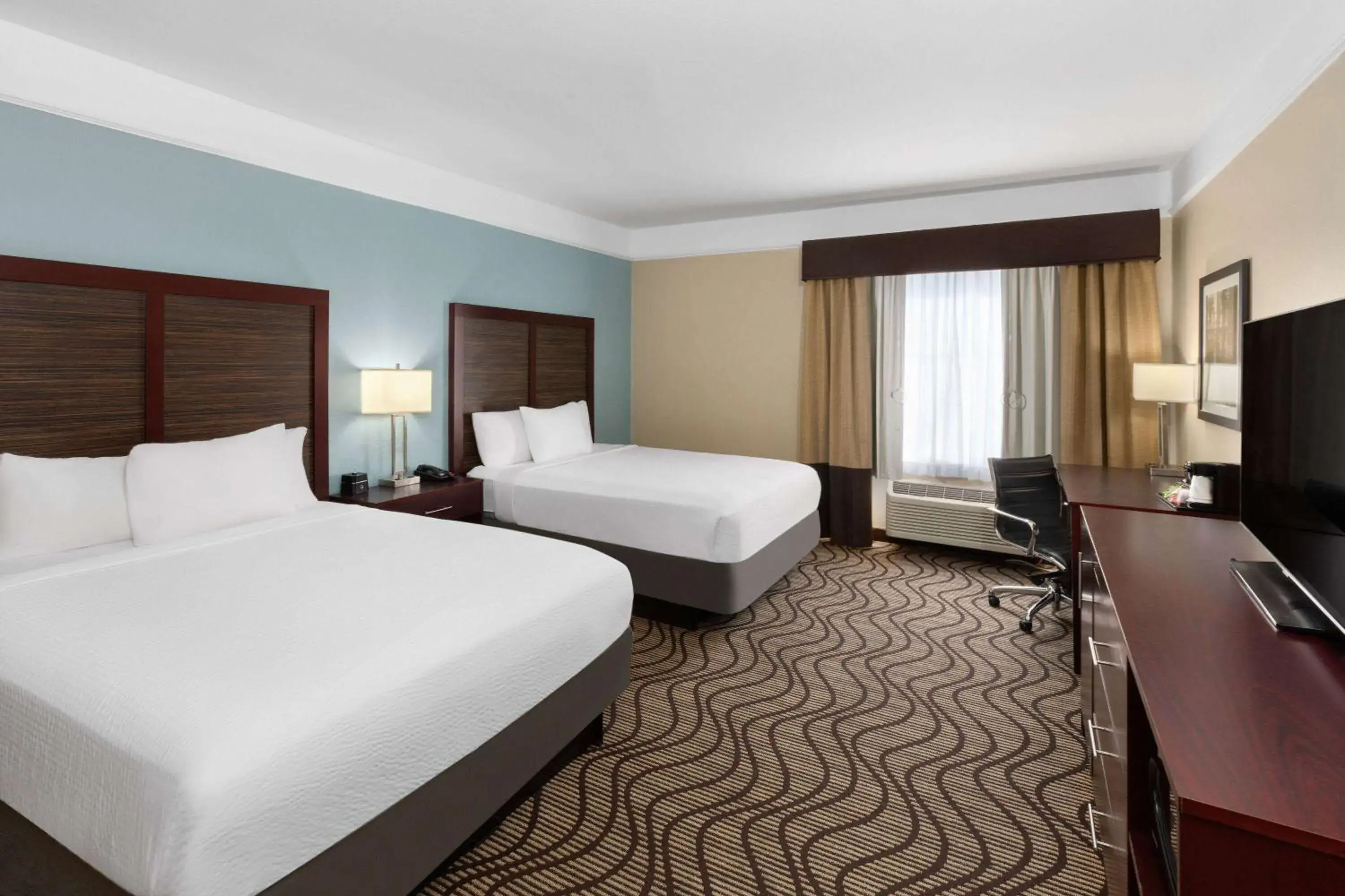 Queen Room with Two Queen Beds - Mobility Access/Non-Smoking in La Quinta by Wyndham Houma Queen Room with Two Queen Beds - Mobility Access/Non-Smoking in La Quinta by Wyndham Houma