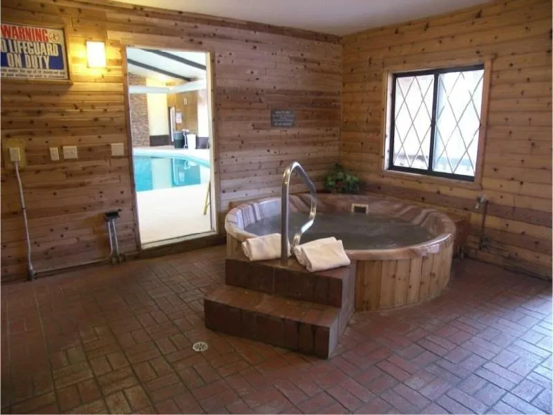 Spa and wellness centre/facilities in Bavarian Haus Lakefront Inn