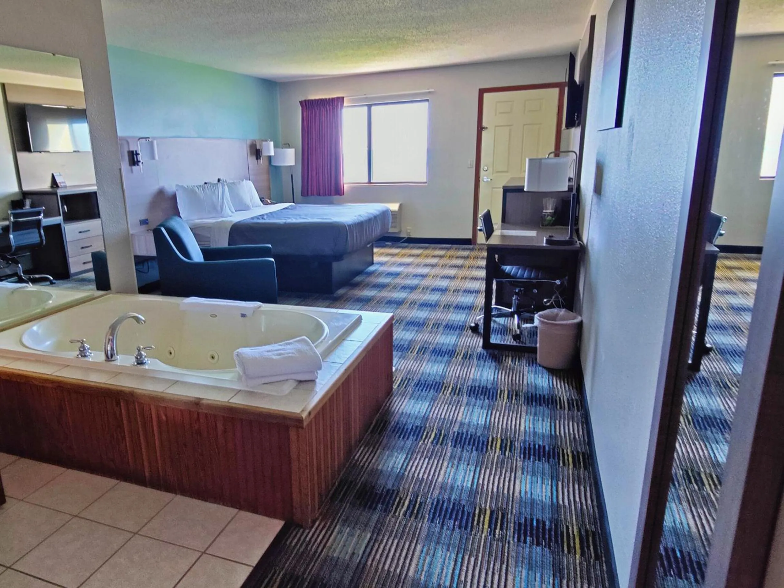 Bed in Bavarian Haus Lakefront Inn