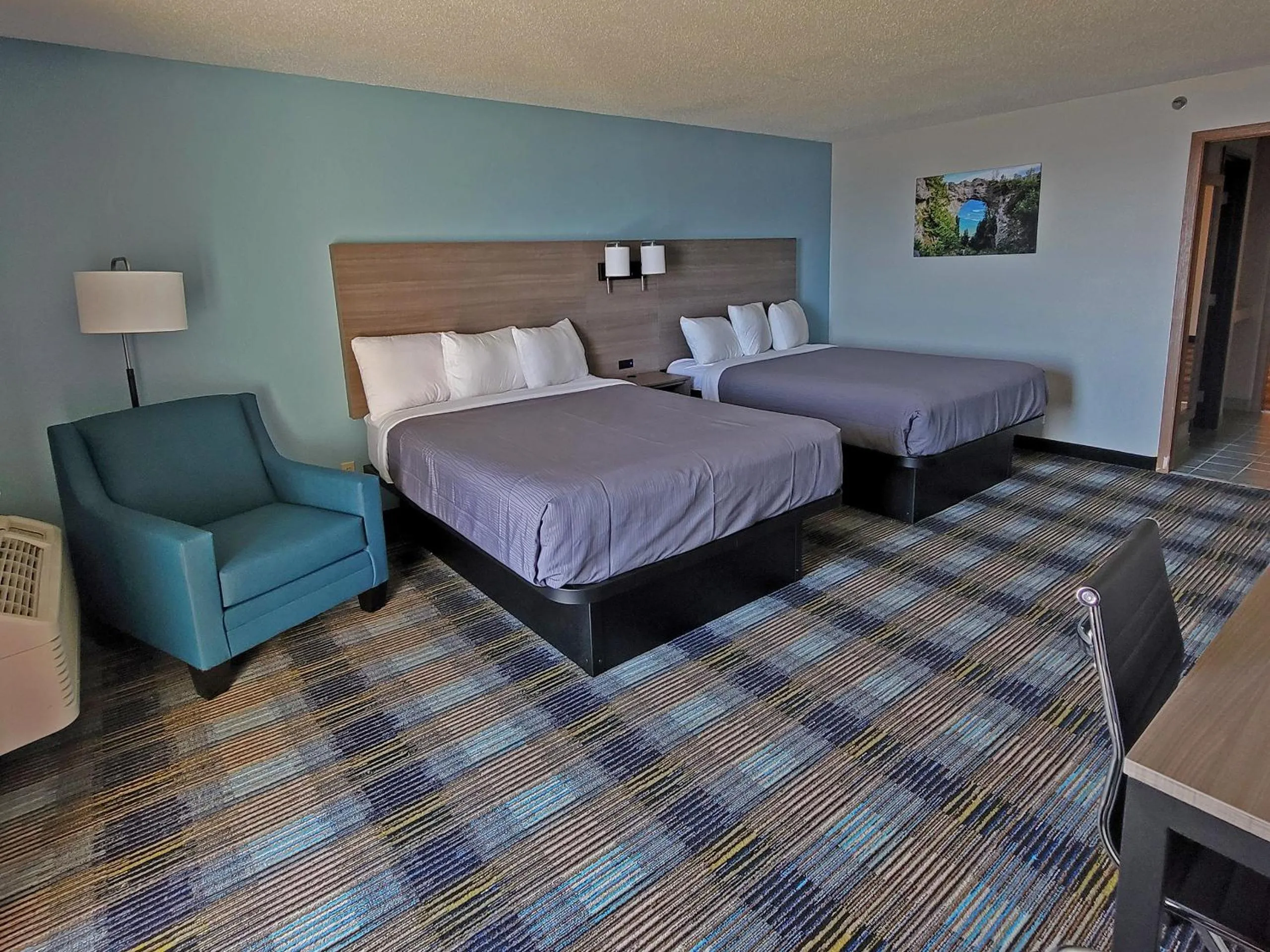 Bed in Bavarian Haus Lakefront Inn