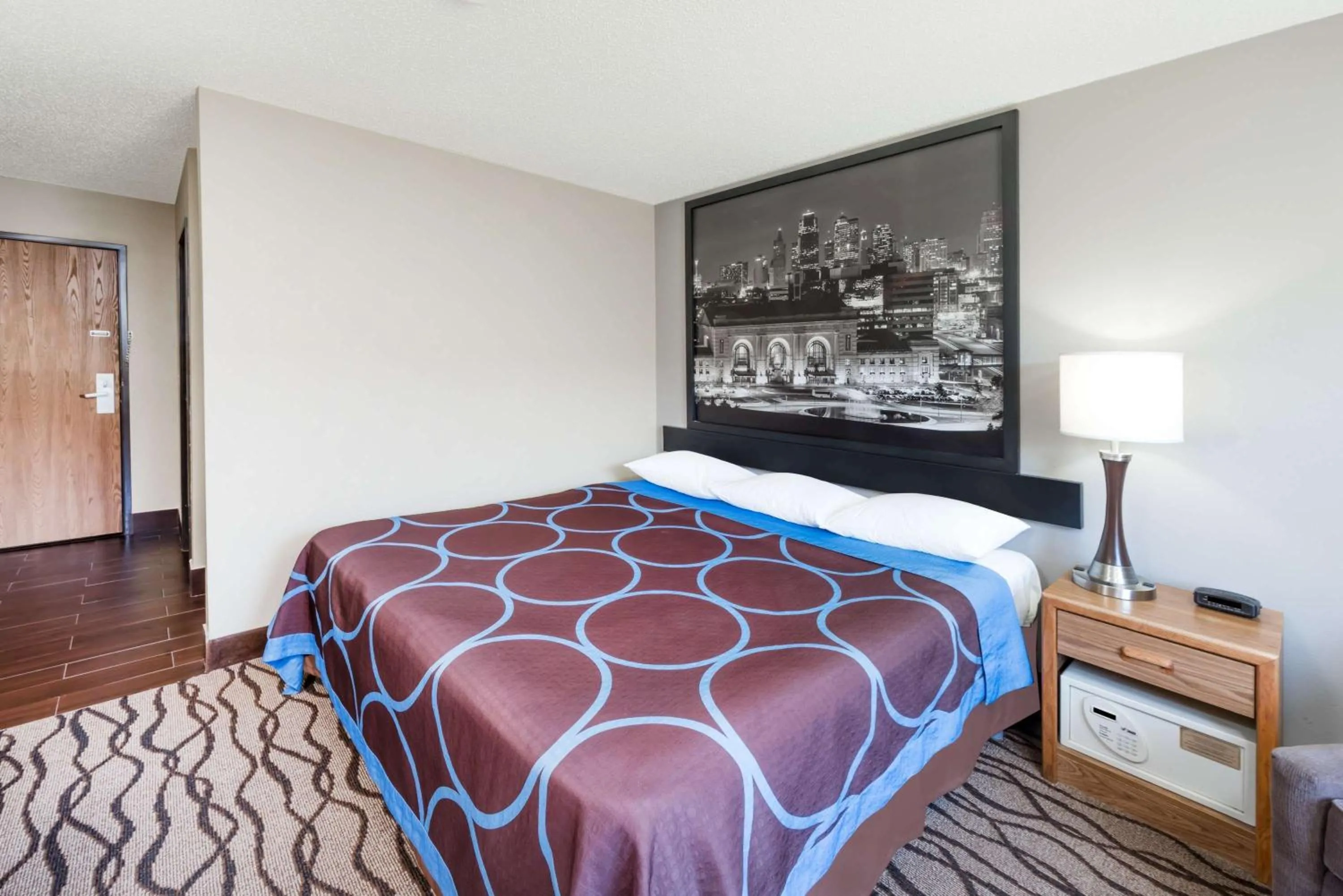 On site, Bed in Super 8 by Wyndham West Plains