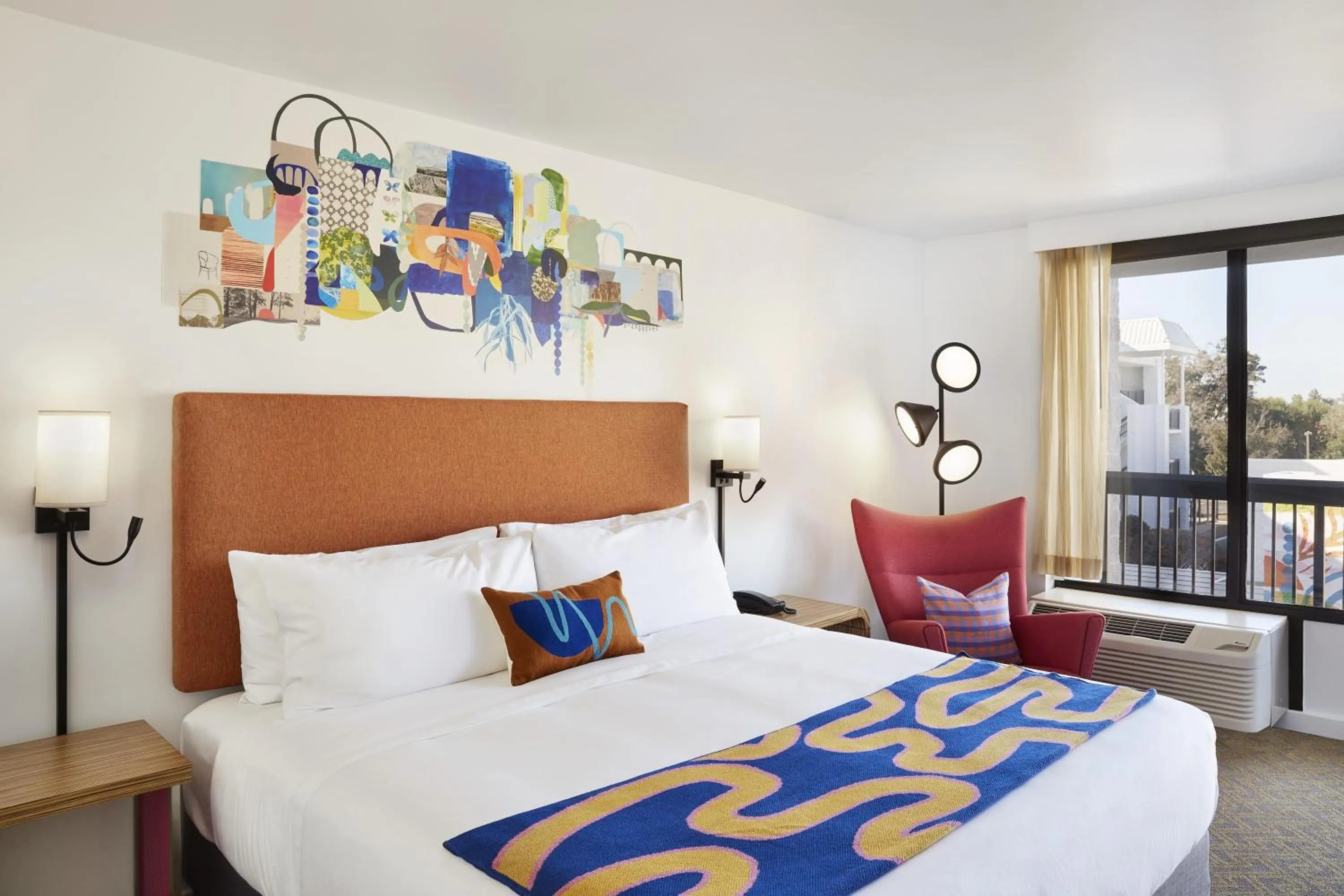 Bed in Avatar Hotel Santa Clara, Tapestry Collection by Hilton