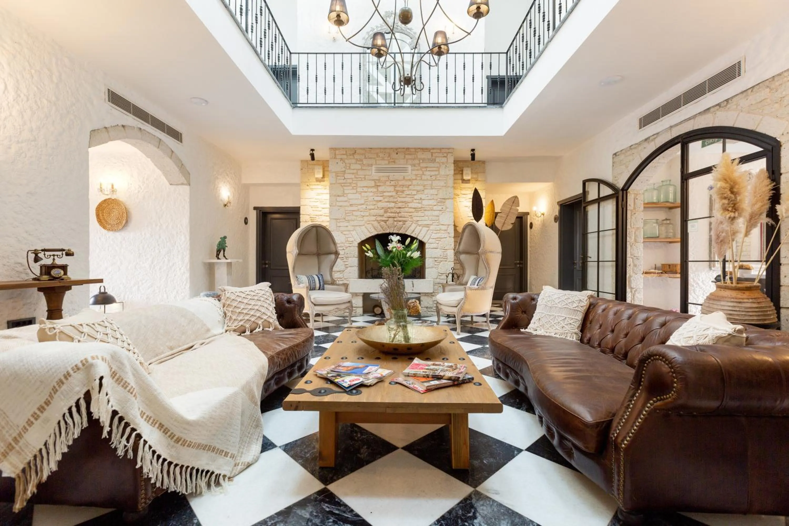 Lobby or reception in Alachi Hotel