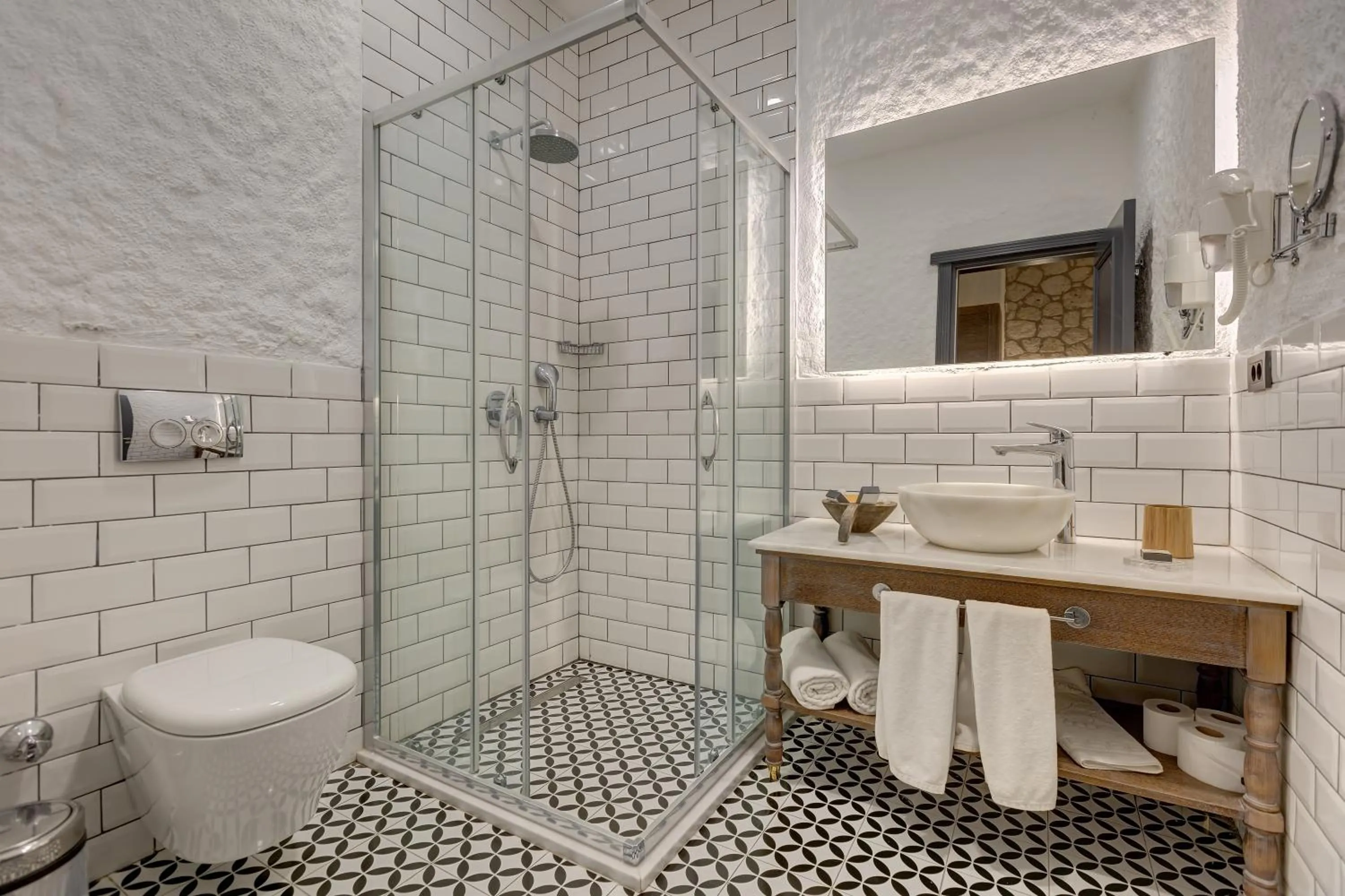 Bathroom in Alachi Hotel