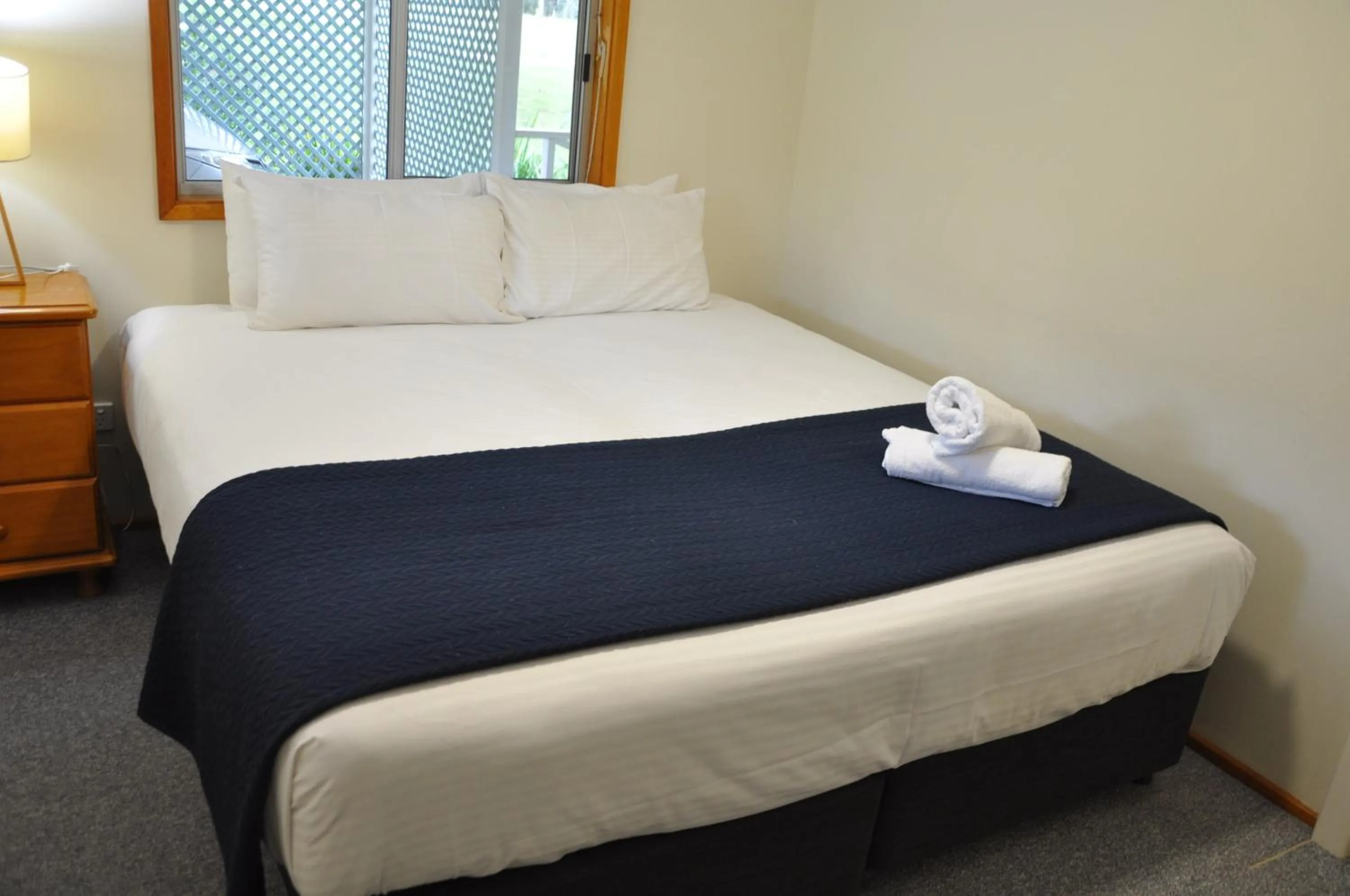 Bedroom, Bed in Pokolbin Village Estate