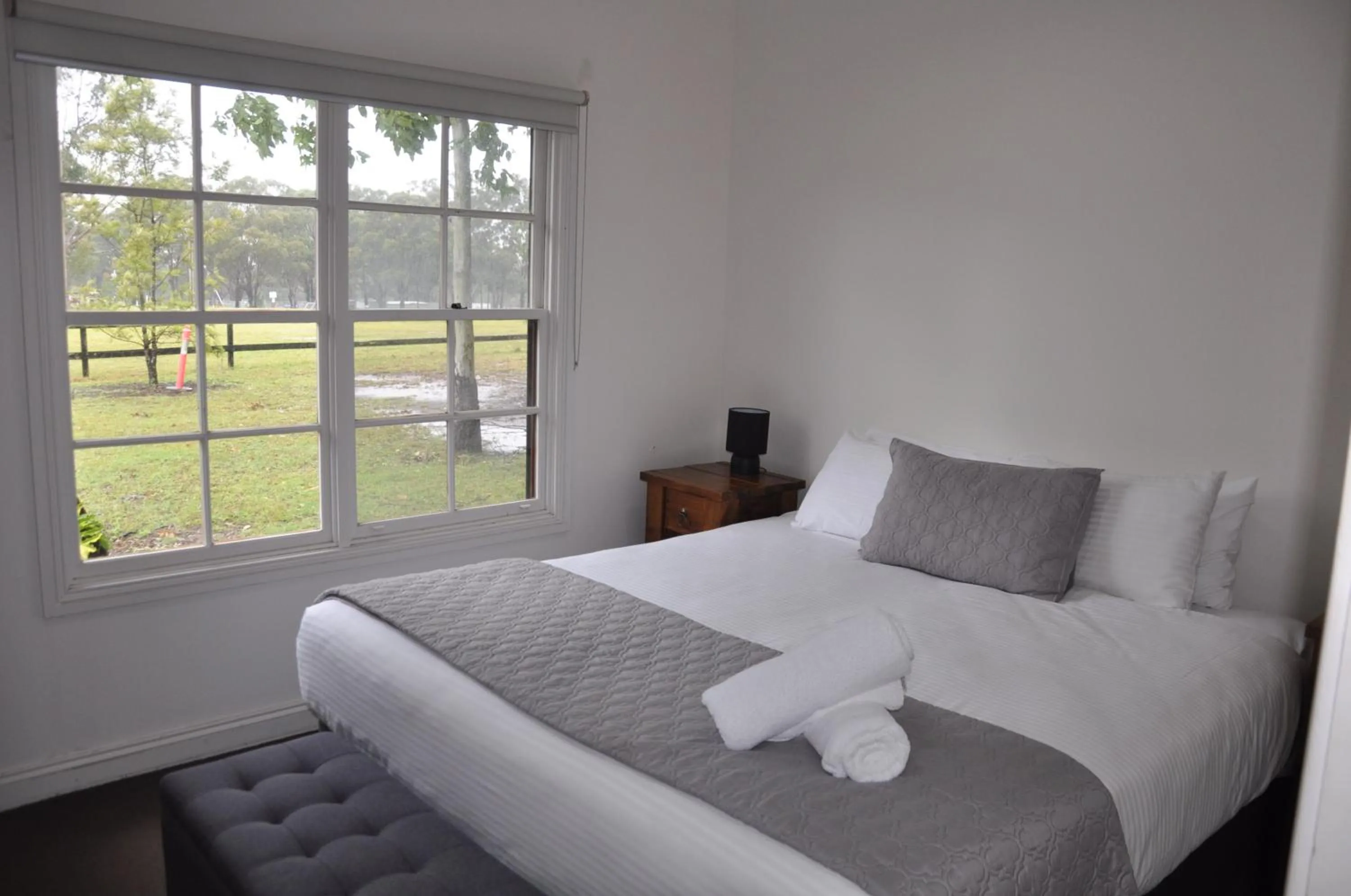 Bedroom, Bed in Pokolbin Village Estate