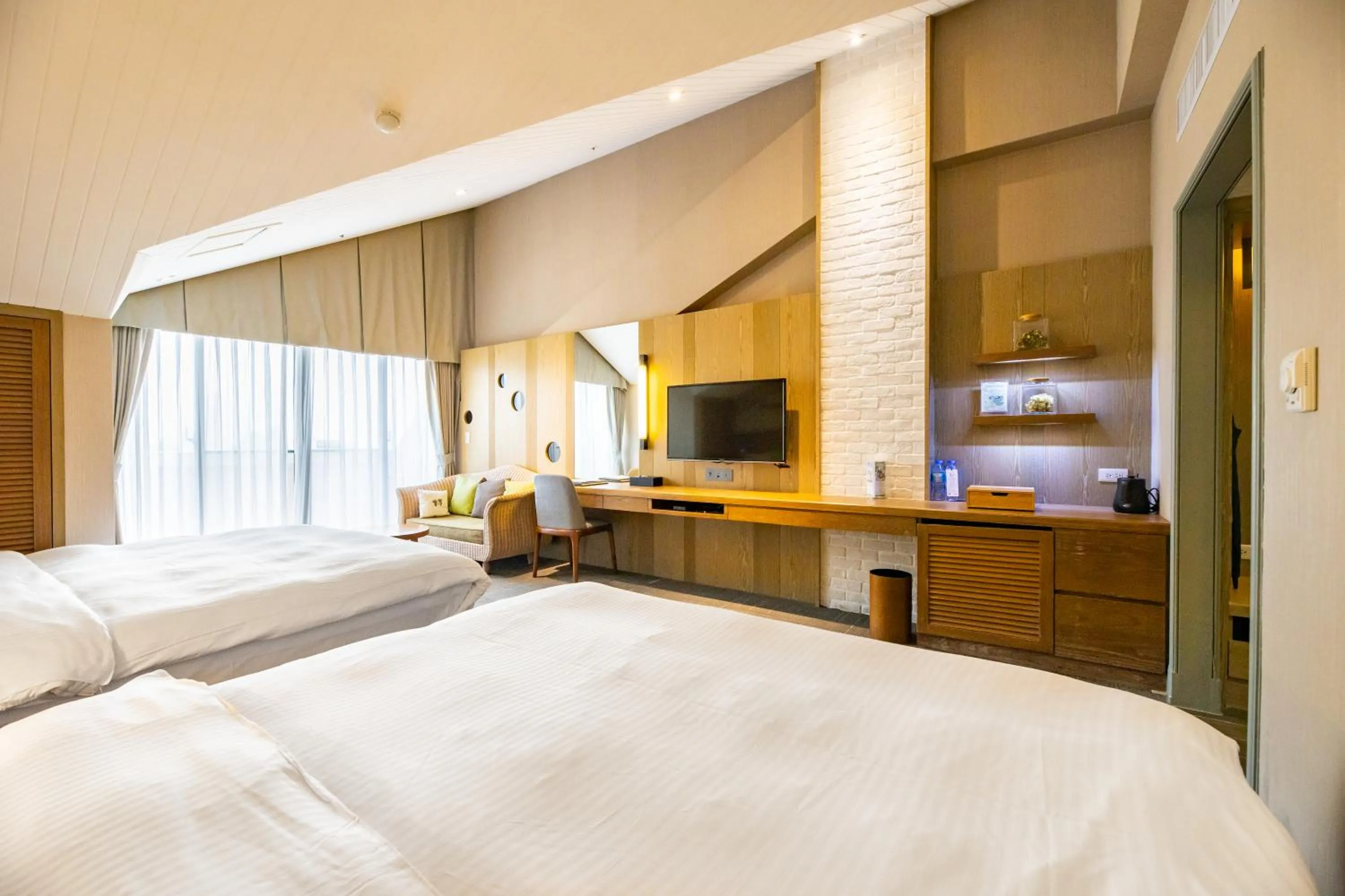 Photo of the whole room, Bed in Yang Ming Shan Tien Lai Resort & Spa