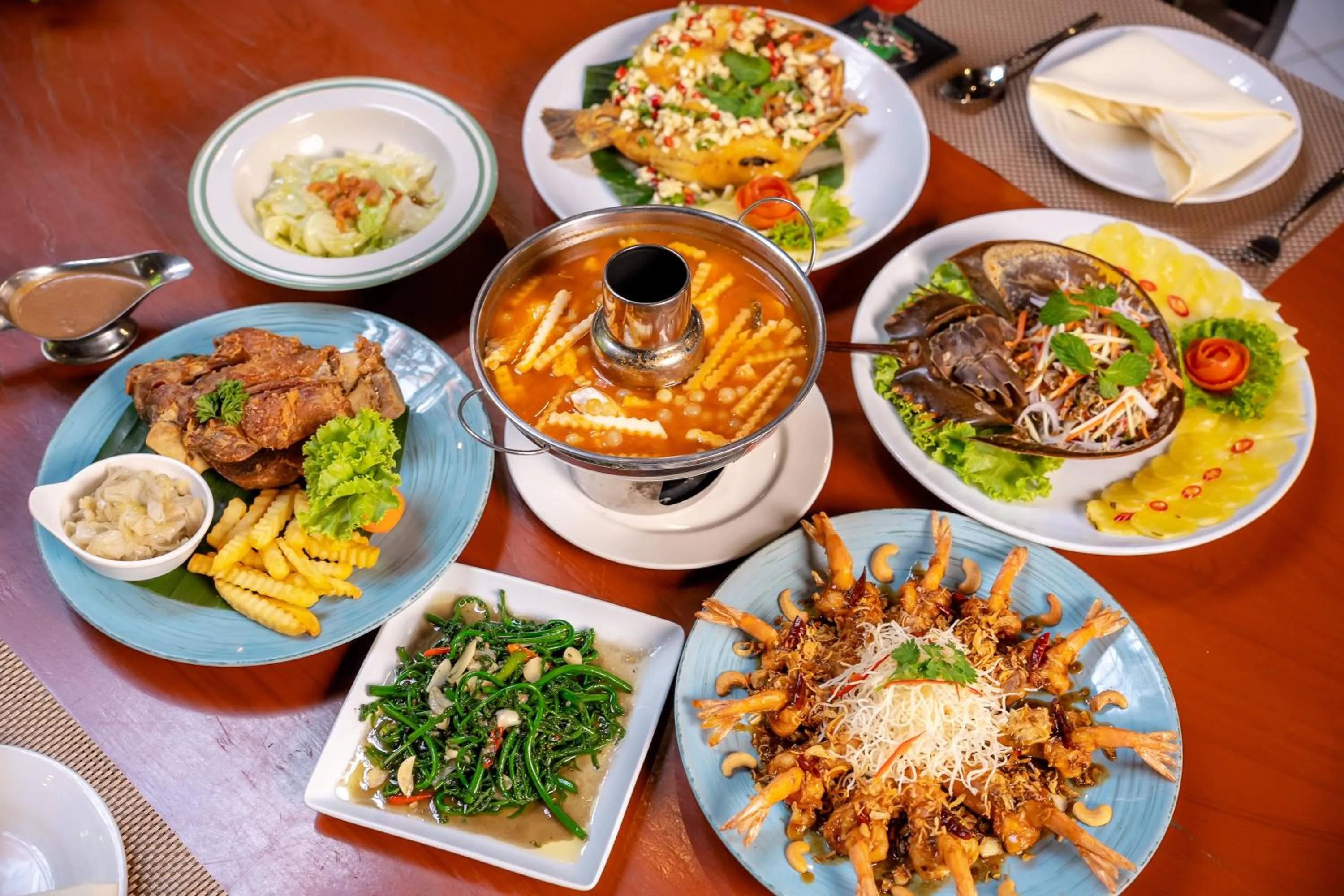 Food and drinks in Tamnanpar Resort