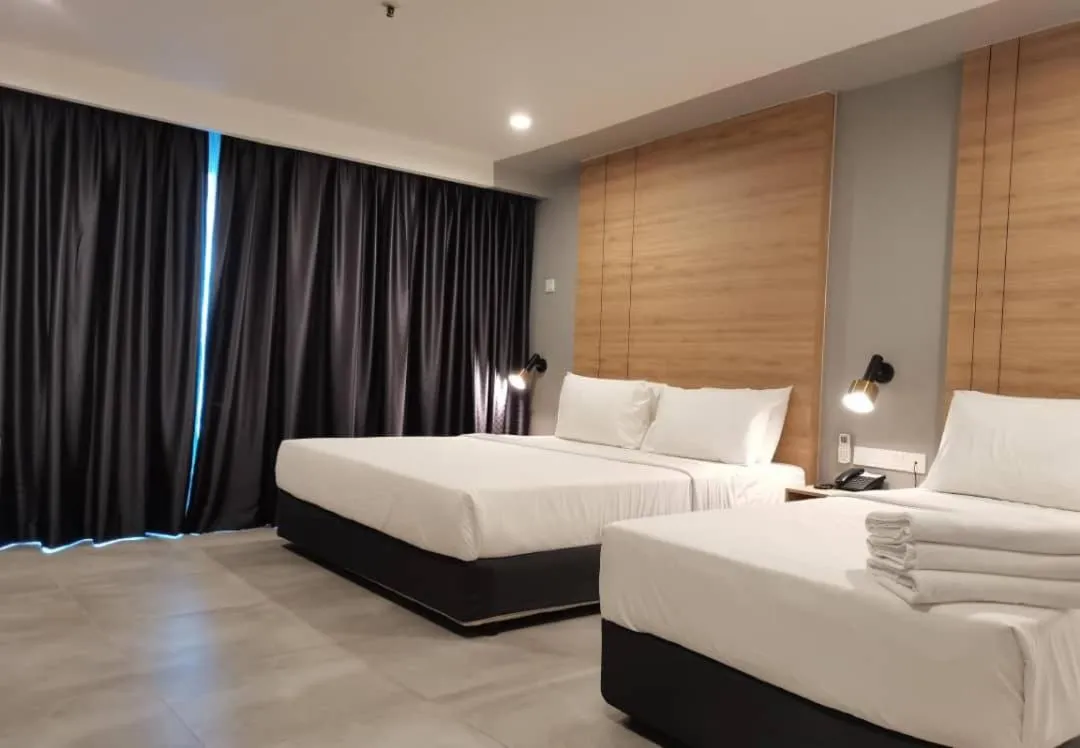 Bedroom, Bed in Coral Bay Resort