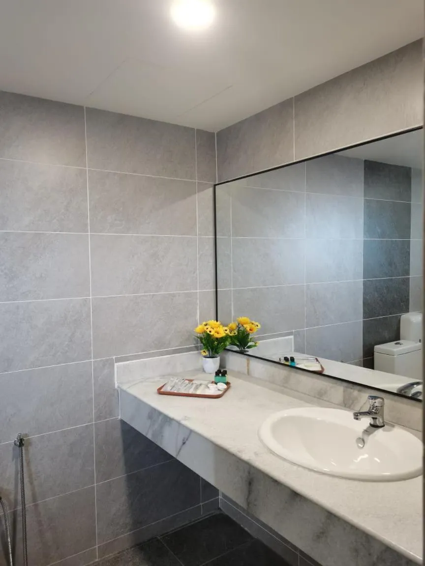 Bathroom in Coral Bay Resort