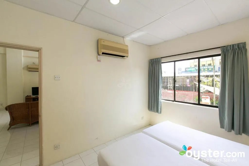 Bedroom, Bed in Coral Bay Resort