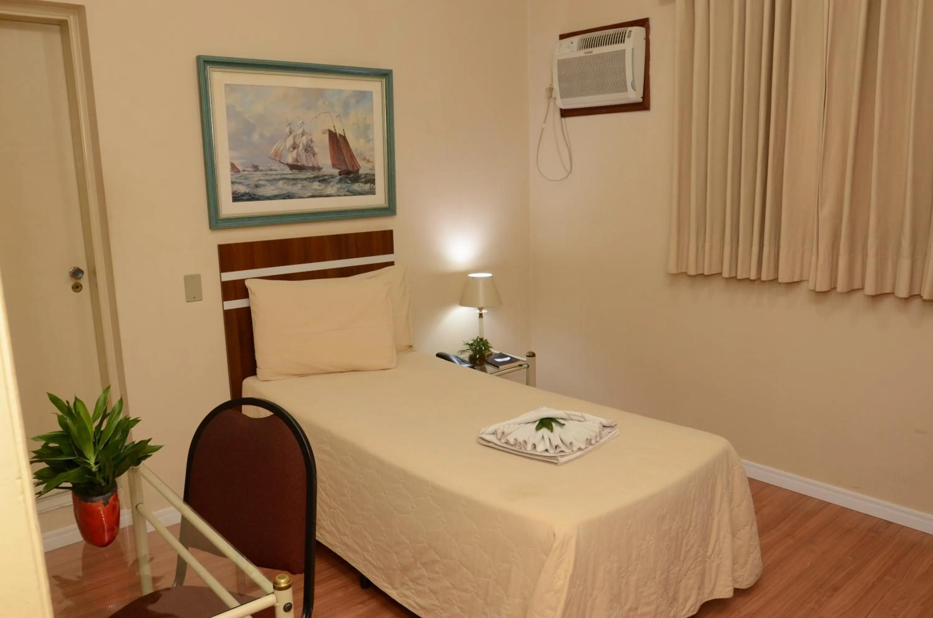 Bathroom, Bed in Skalla Hotel Nova Odessa