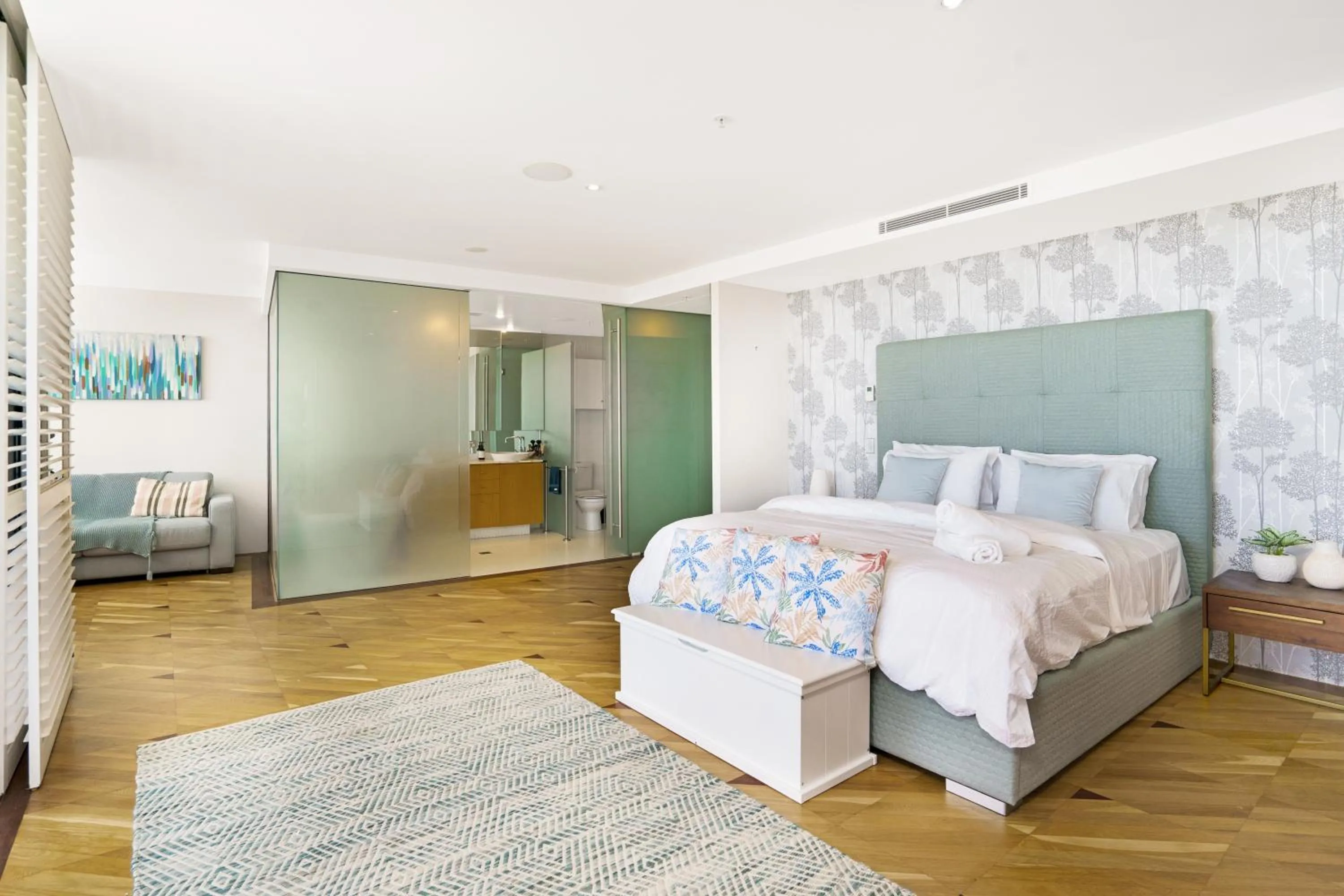 Bathroom, Bed in Aria Apartments
