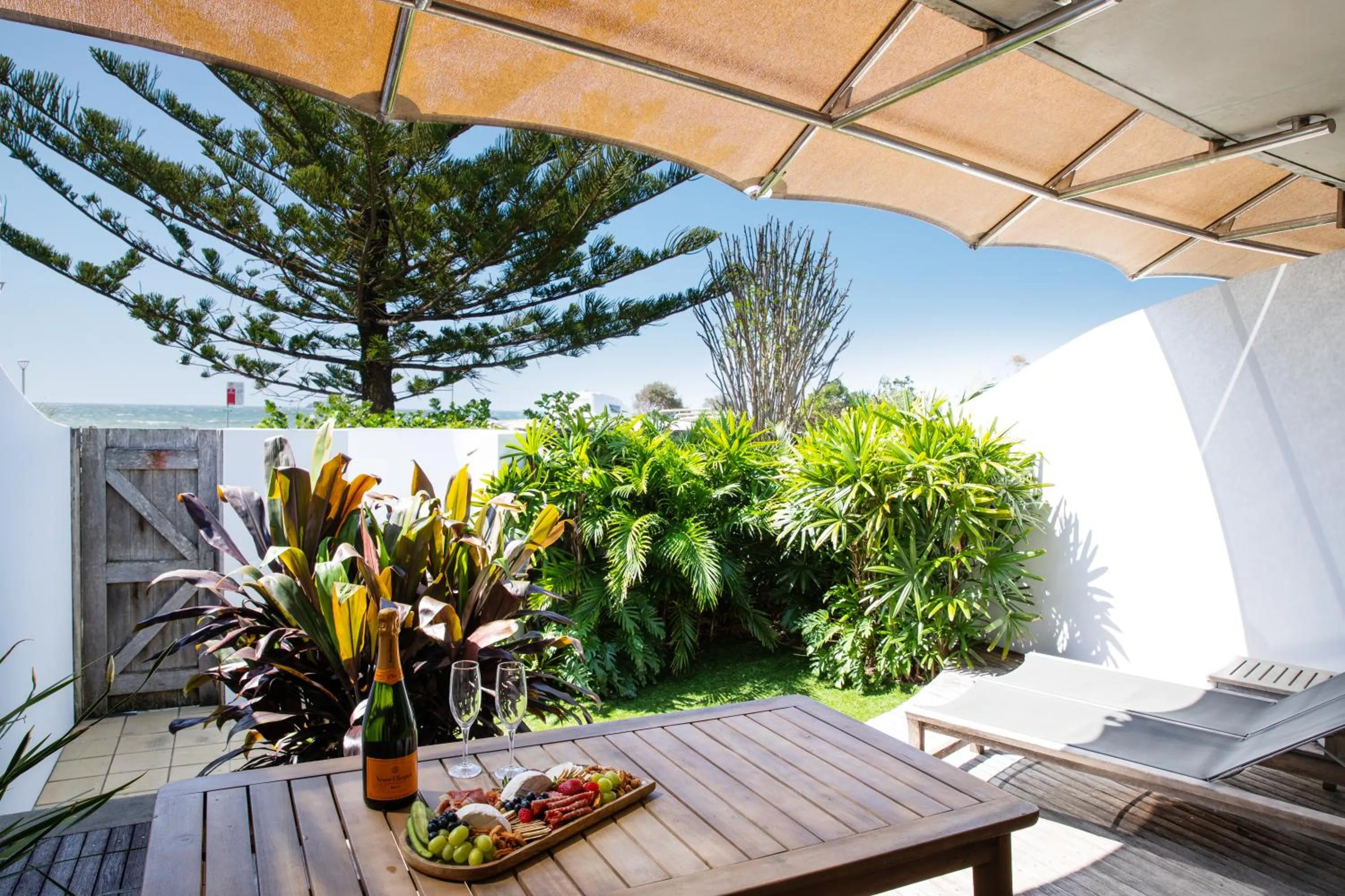 Spring in Beach Suites