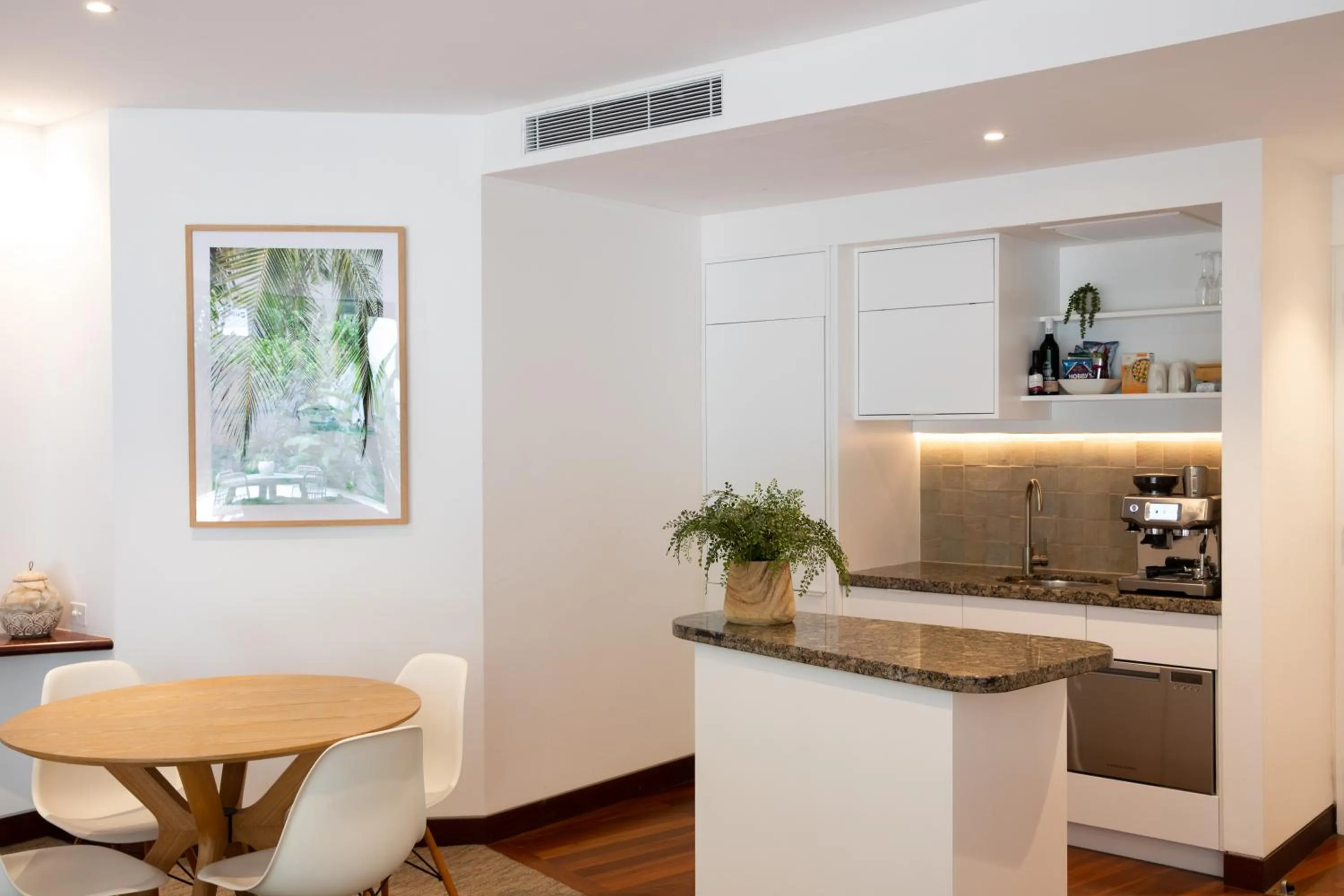 Coffee/tea facilities in Beach Suites