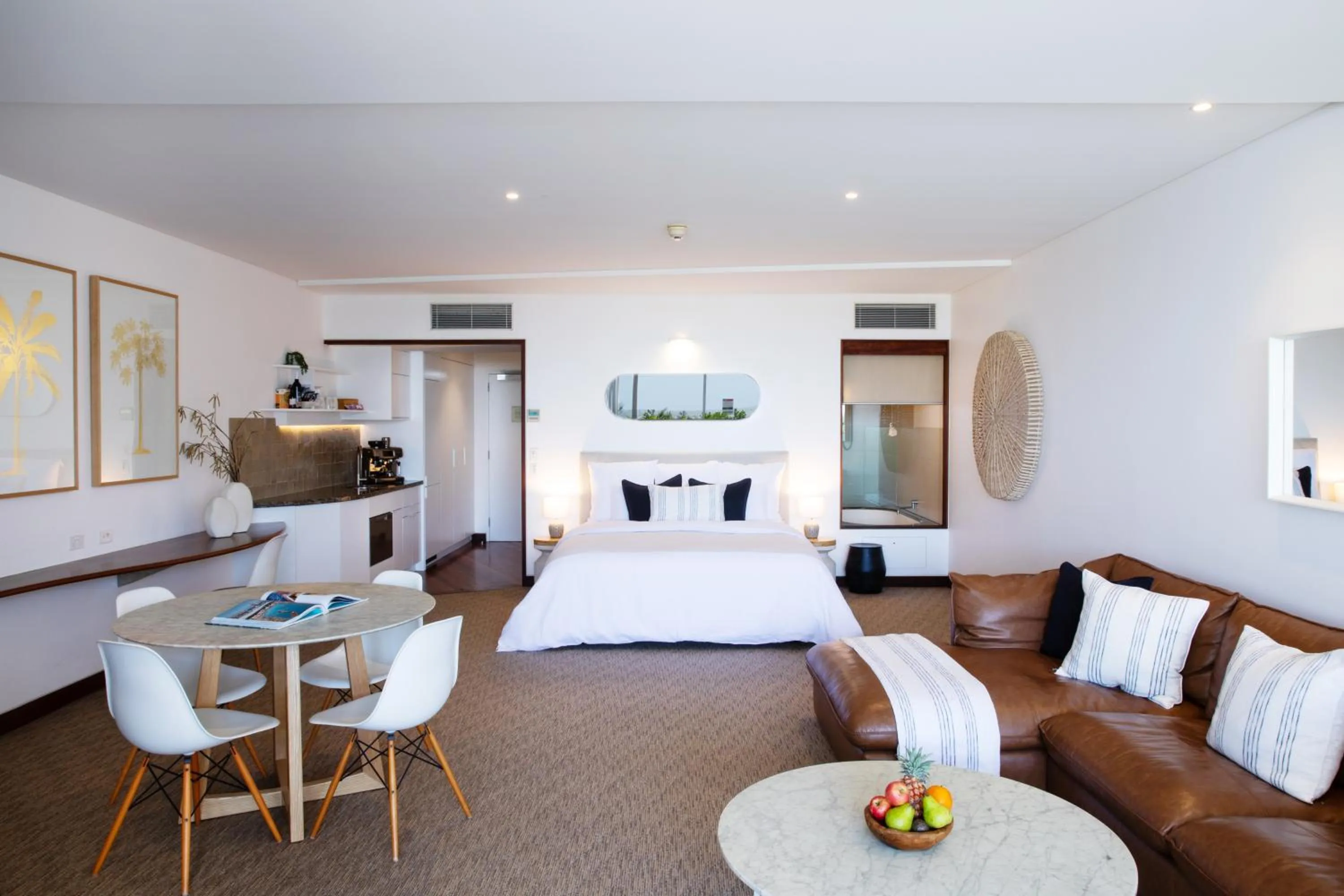 Photo of the whole room in Beach Suites