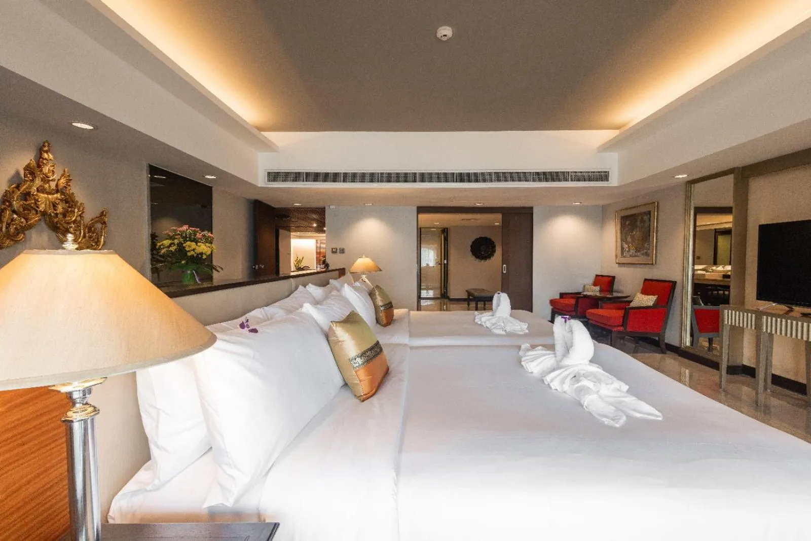 Bed in Indra Regent Hotel