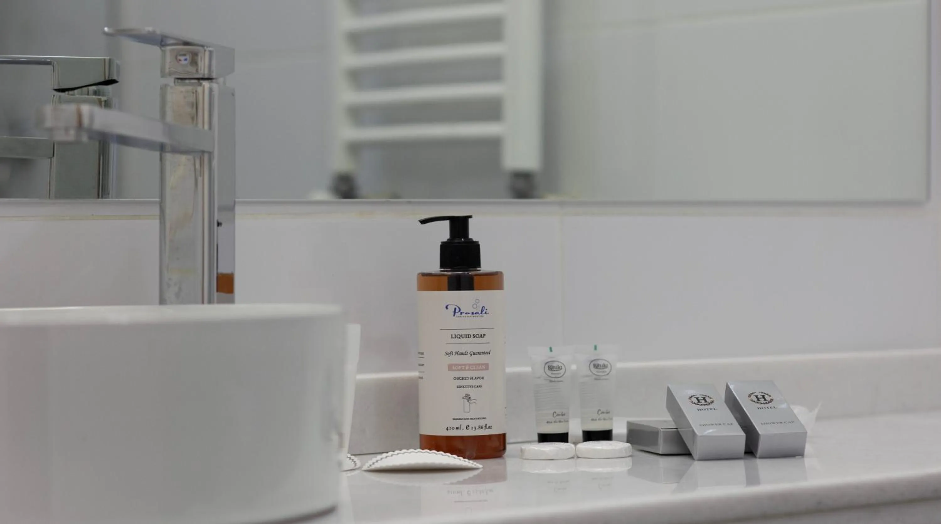 Bathroom in Alliance Hotel