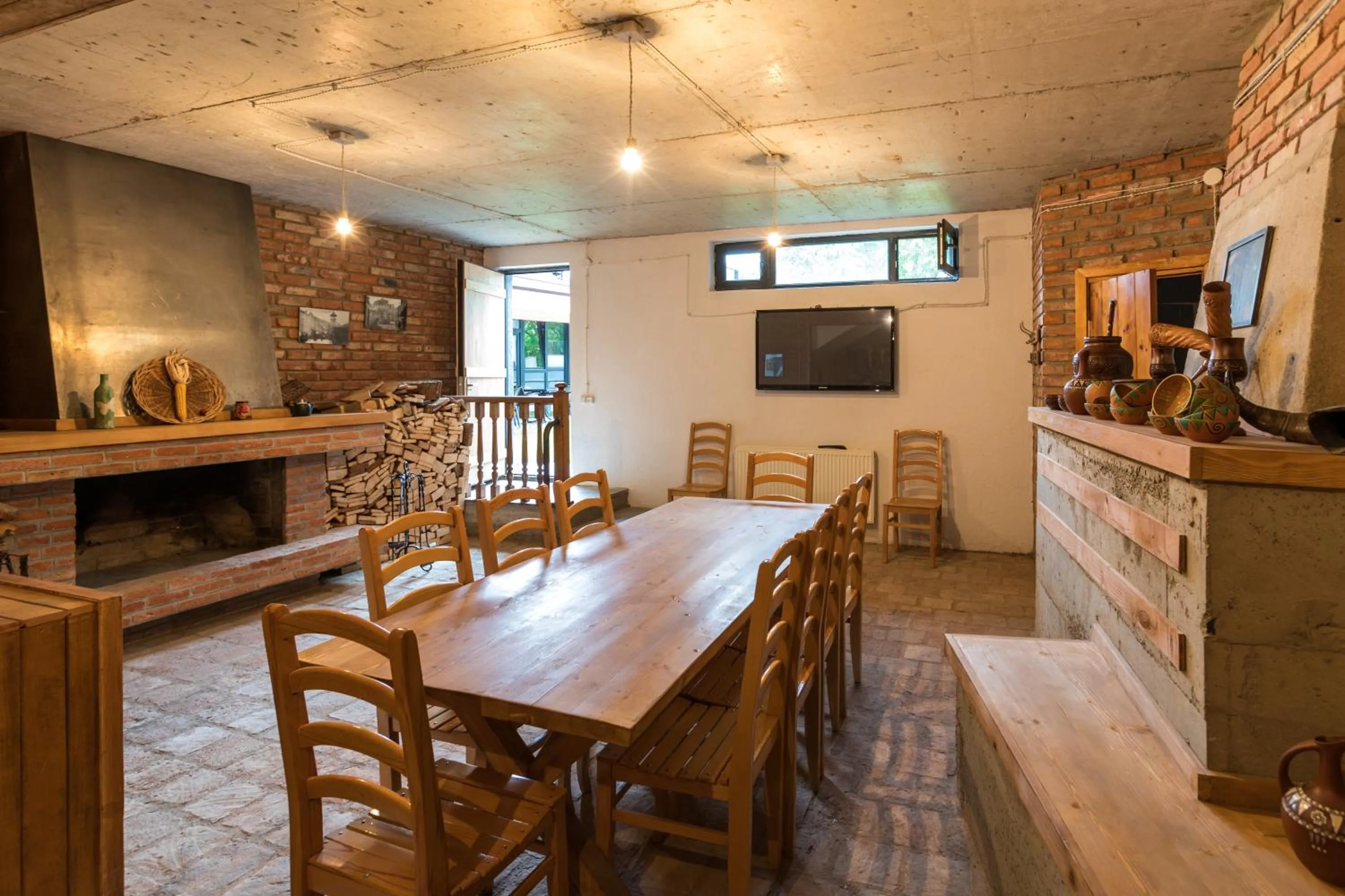 Alcoholic drinks in Alliance Hotel