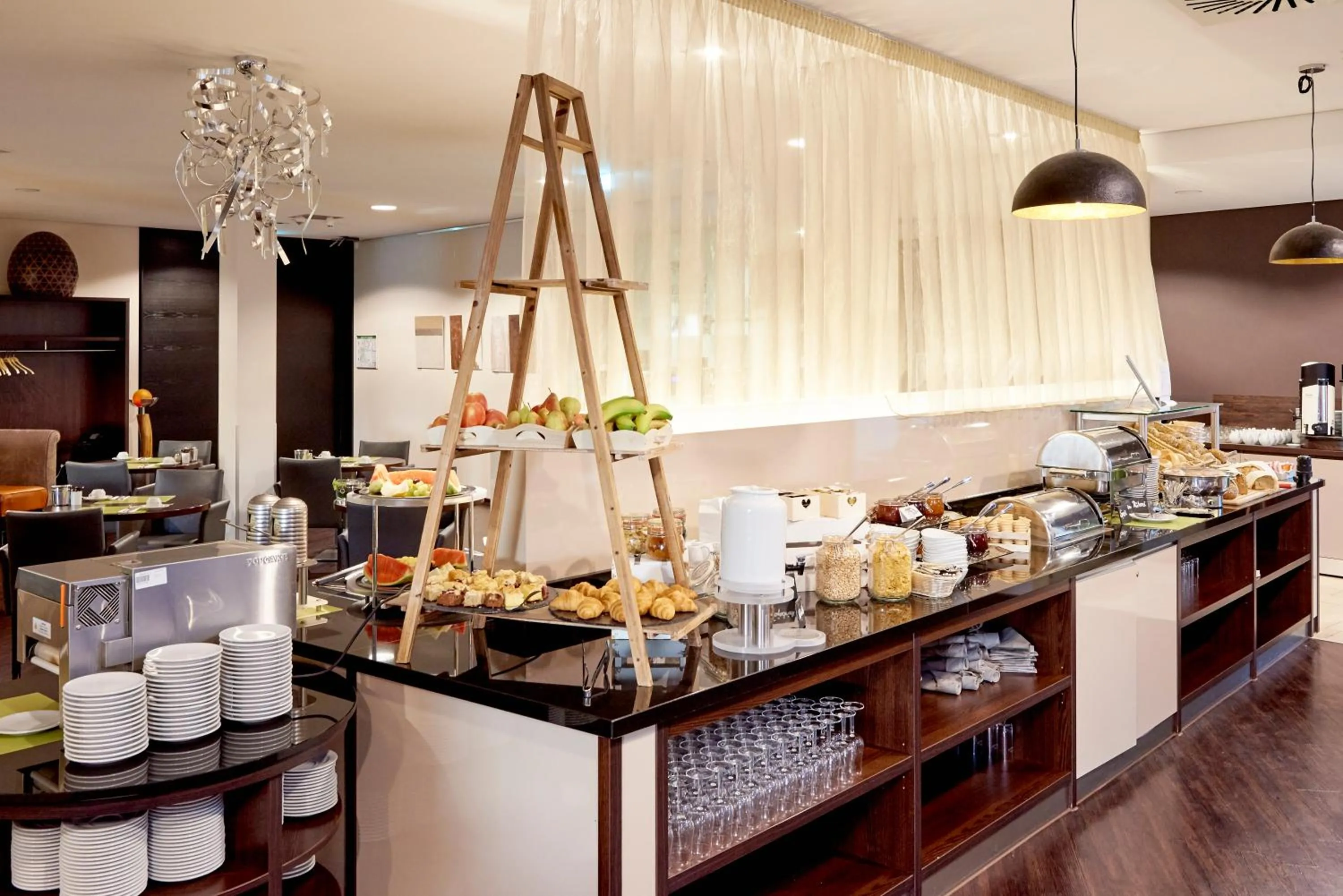 Breakfast in Hotel Oversum Winterberg Ski- und Vital Resort