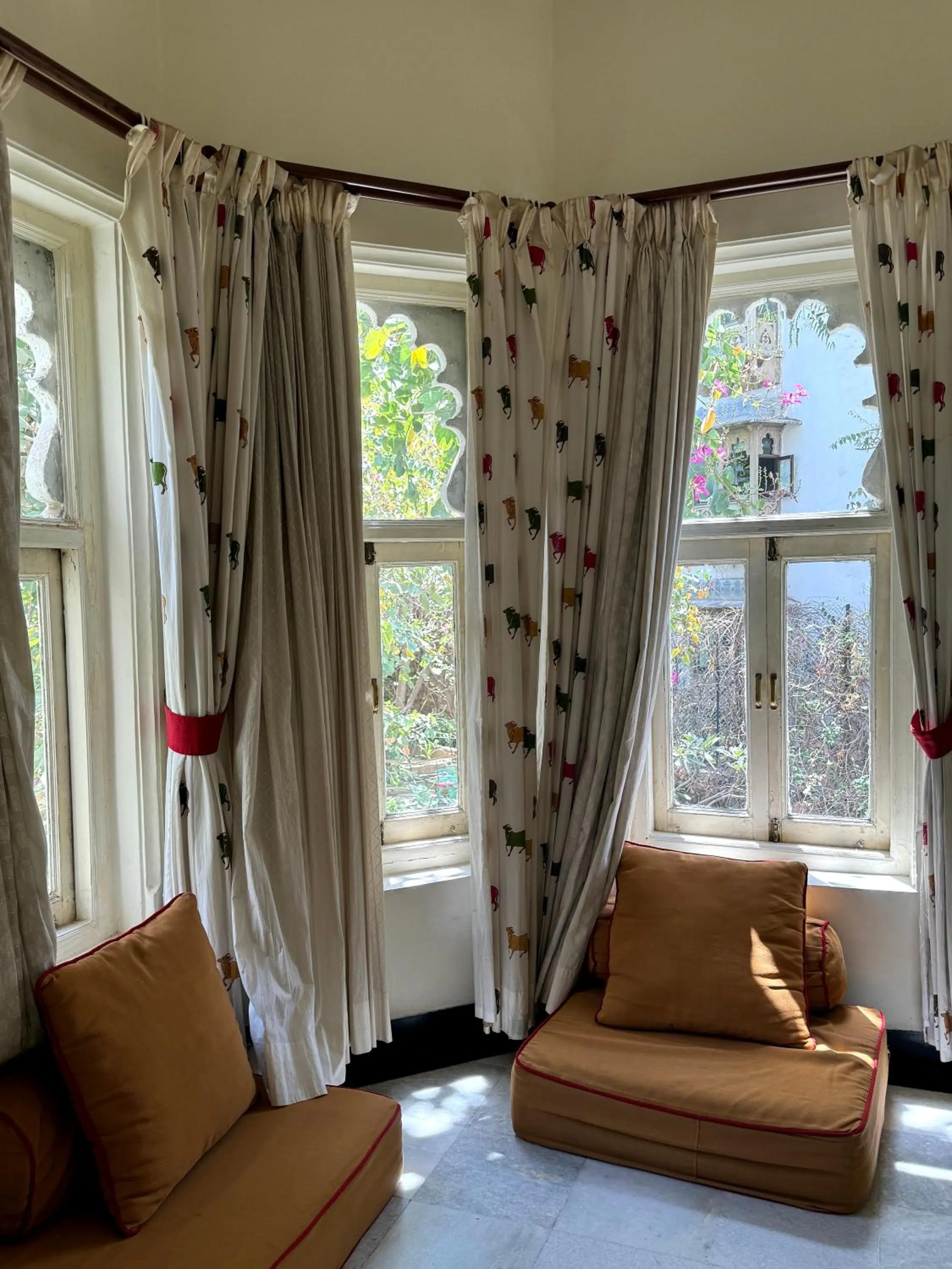 Seating area in Hotel Udai Kothi