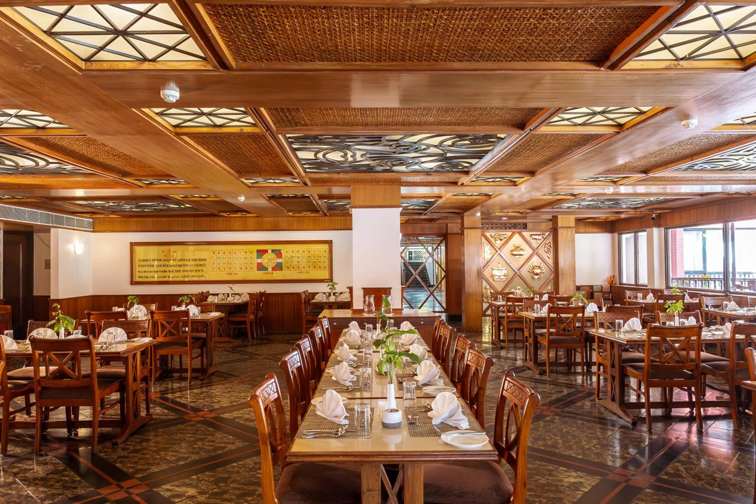 Restaurant/places to eat in Hotel Pokhara Grande