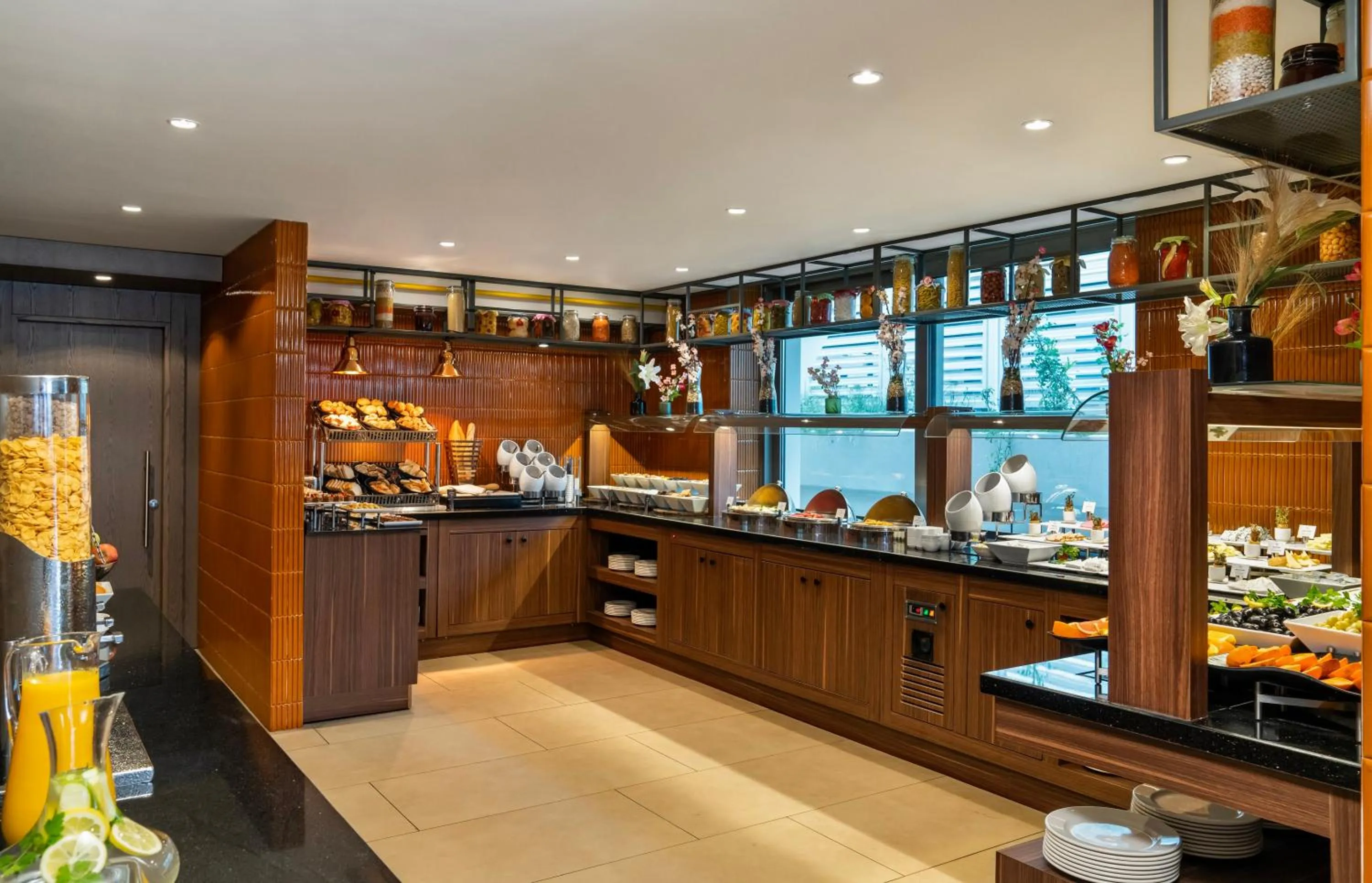 Restaurant/places to eat in Aspera Hotel Altunizade