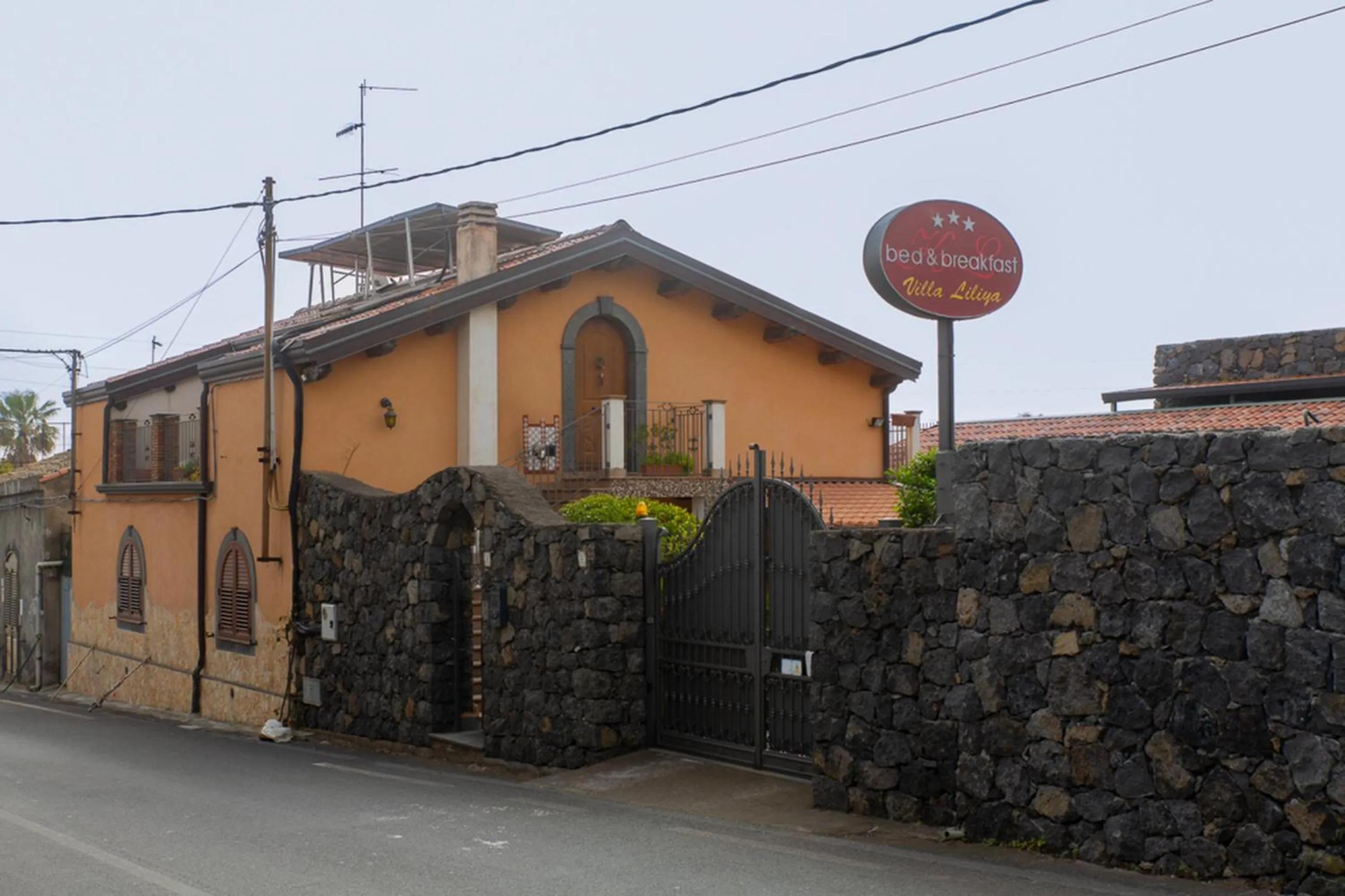 Property building in B&B Villa Liliya