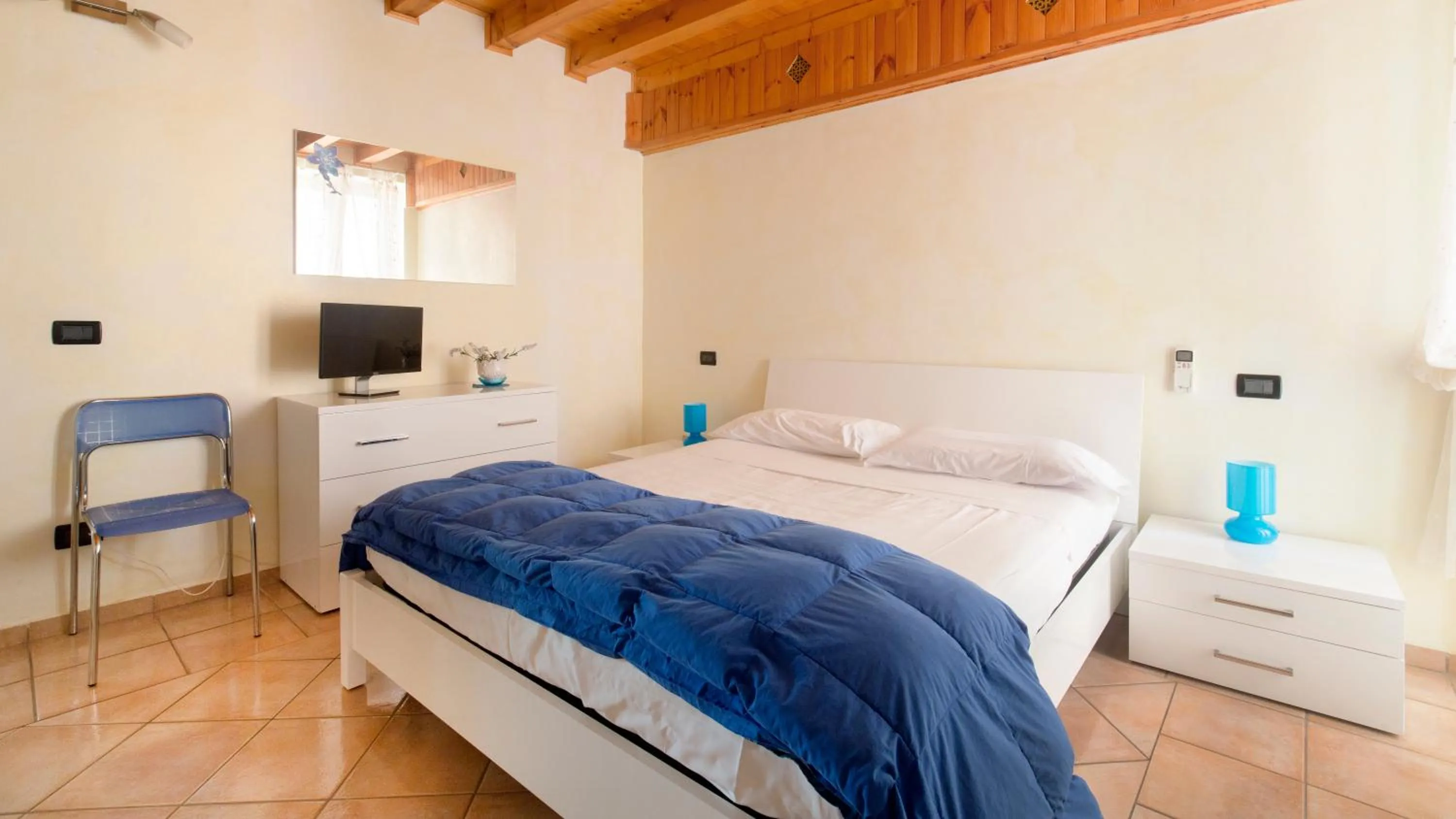 Bedroom, Bed in Antiche Rive Holidays Apartments