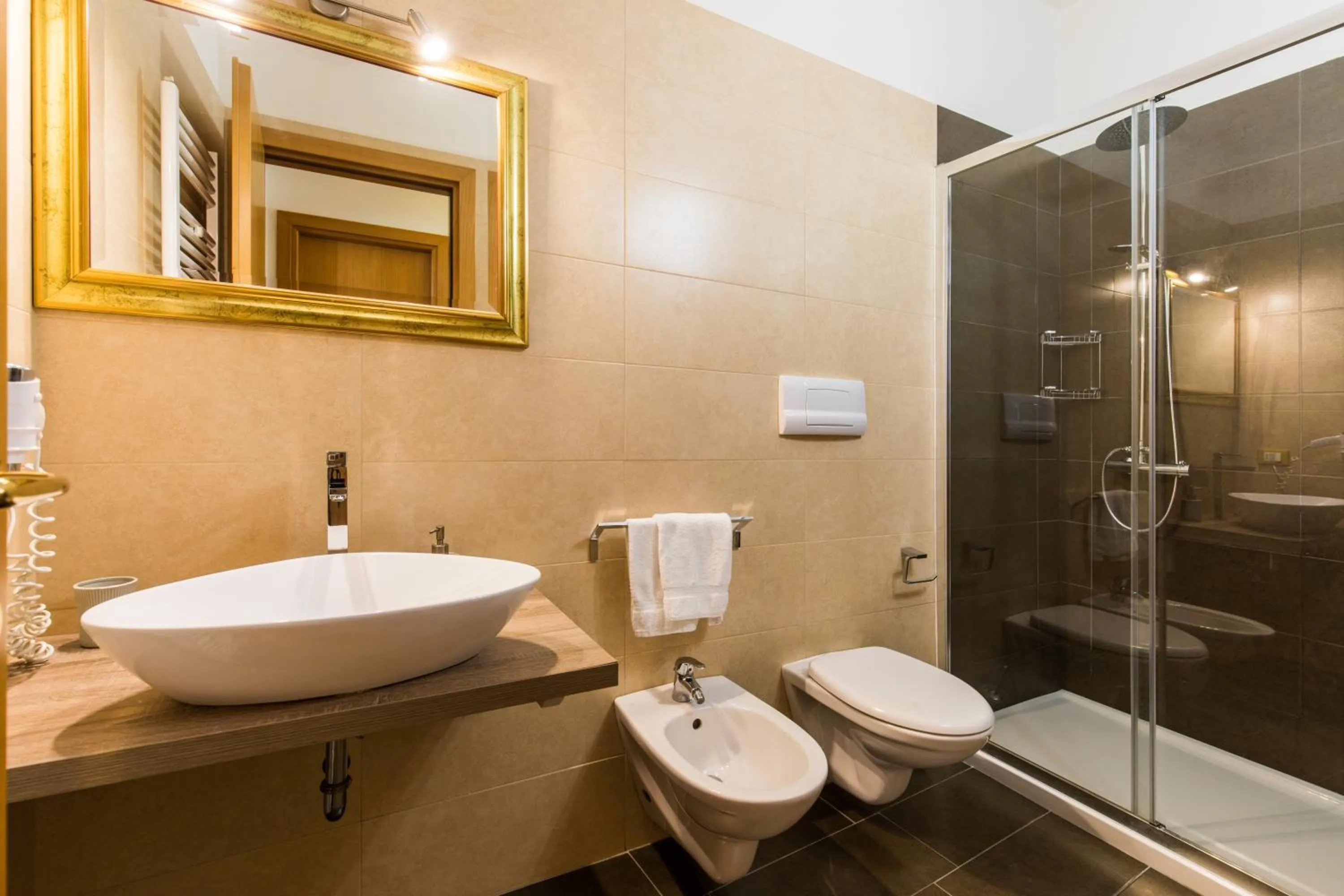 Shower in Antiche Rive Holidays Apartments