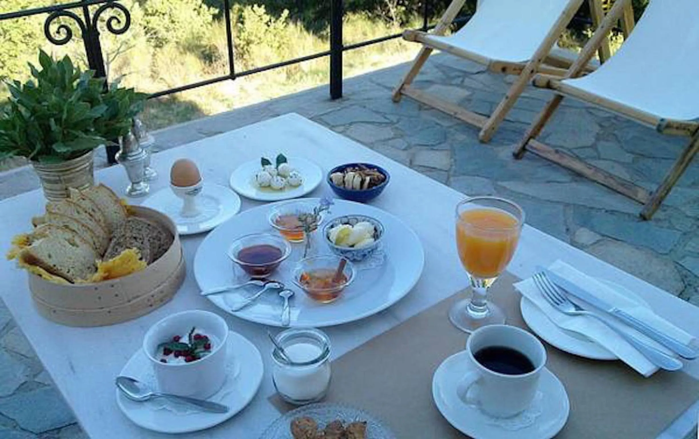 Breakfast in Helicon Muses Friendly Mountain B&B Guesthouse