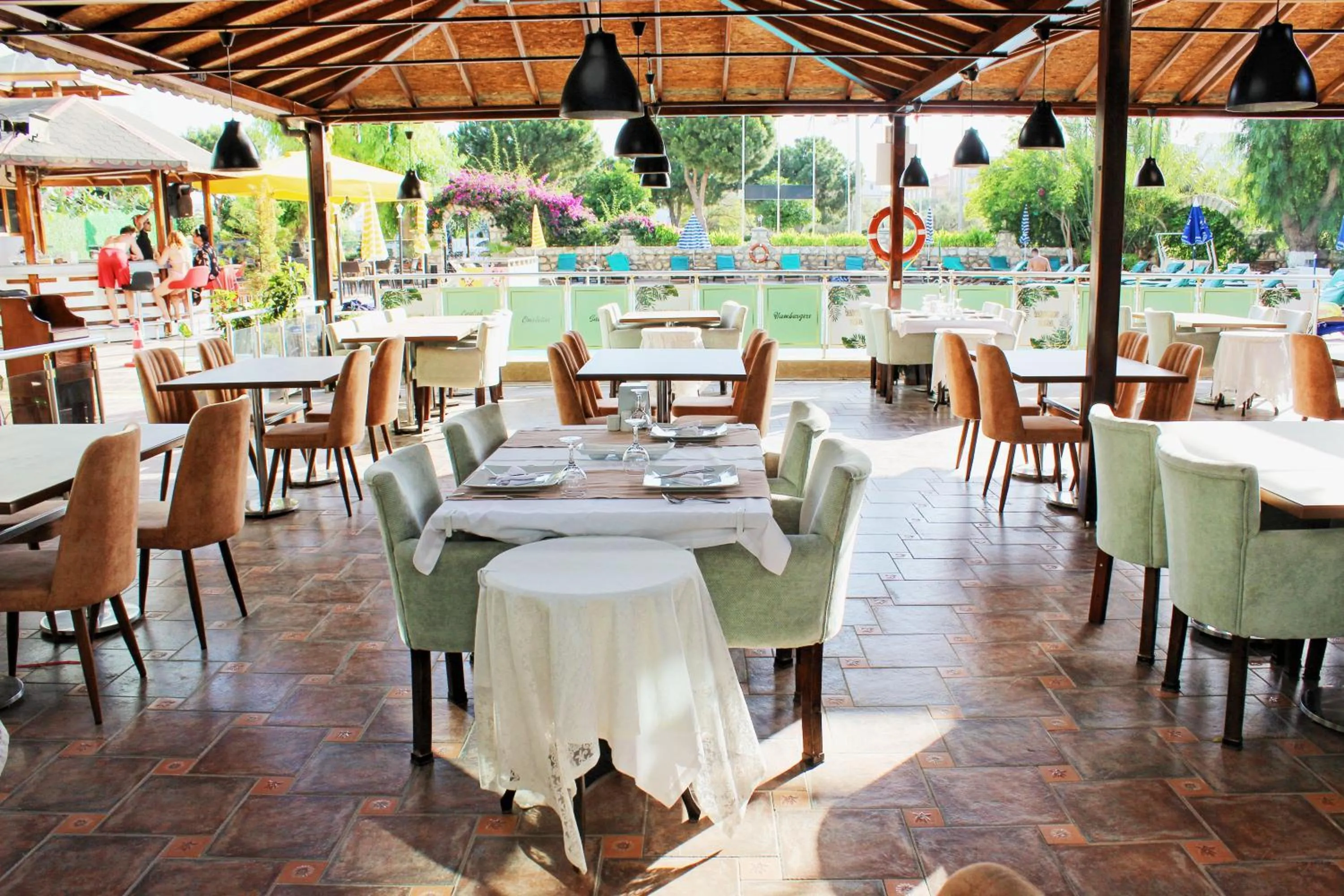 Restaurant/places to eat in Panormos Hotel