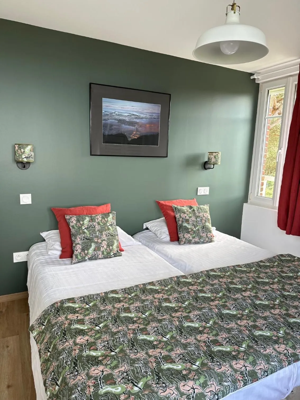 Bed in Hôtel De La Terrasse