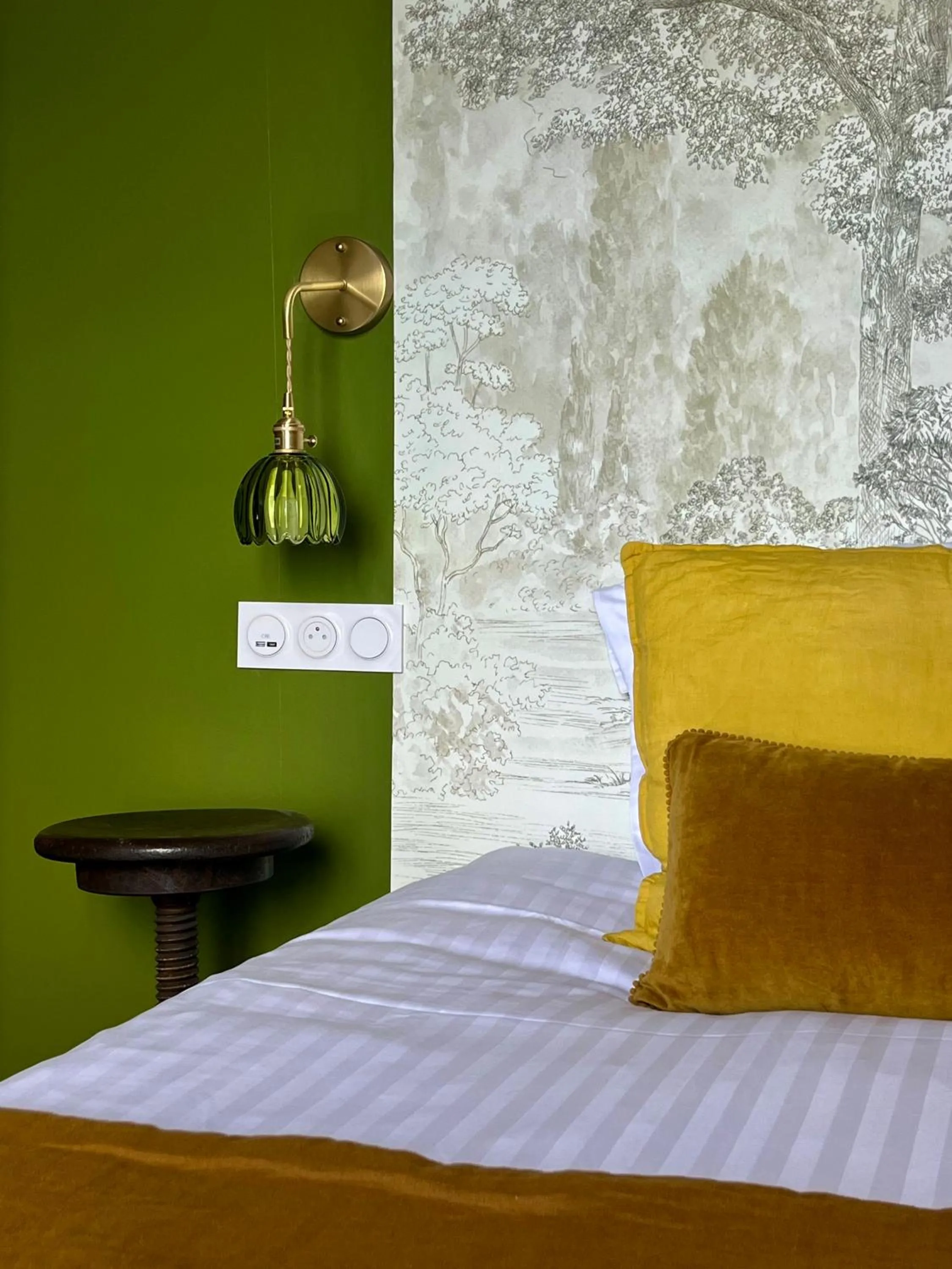 Bed in Hôtel De La Terrasse