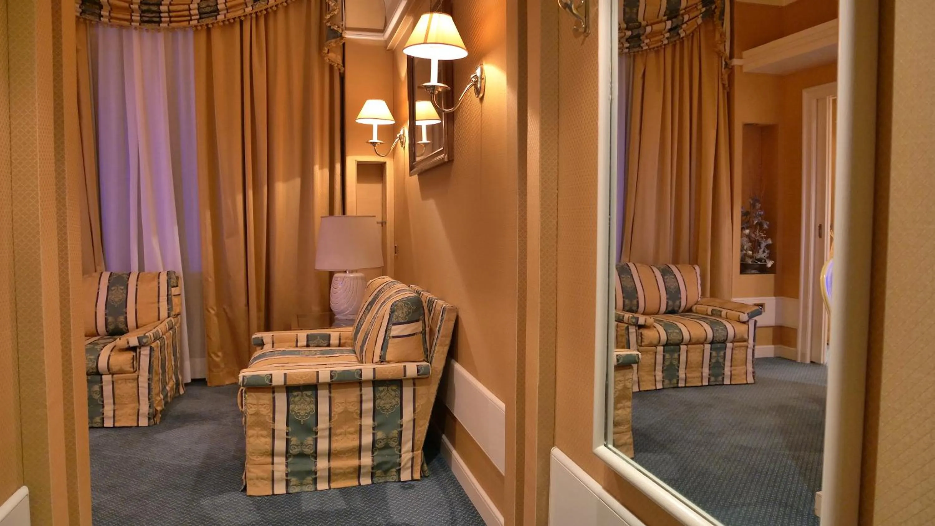 Seating area in 501 Hotel