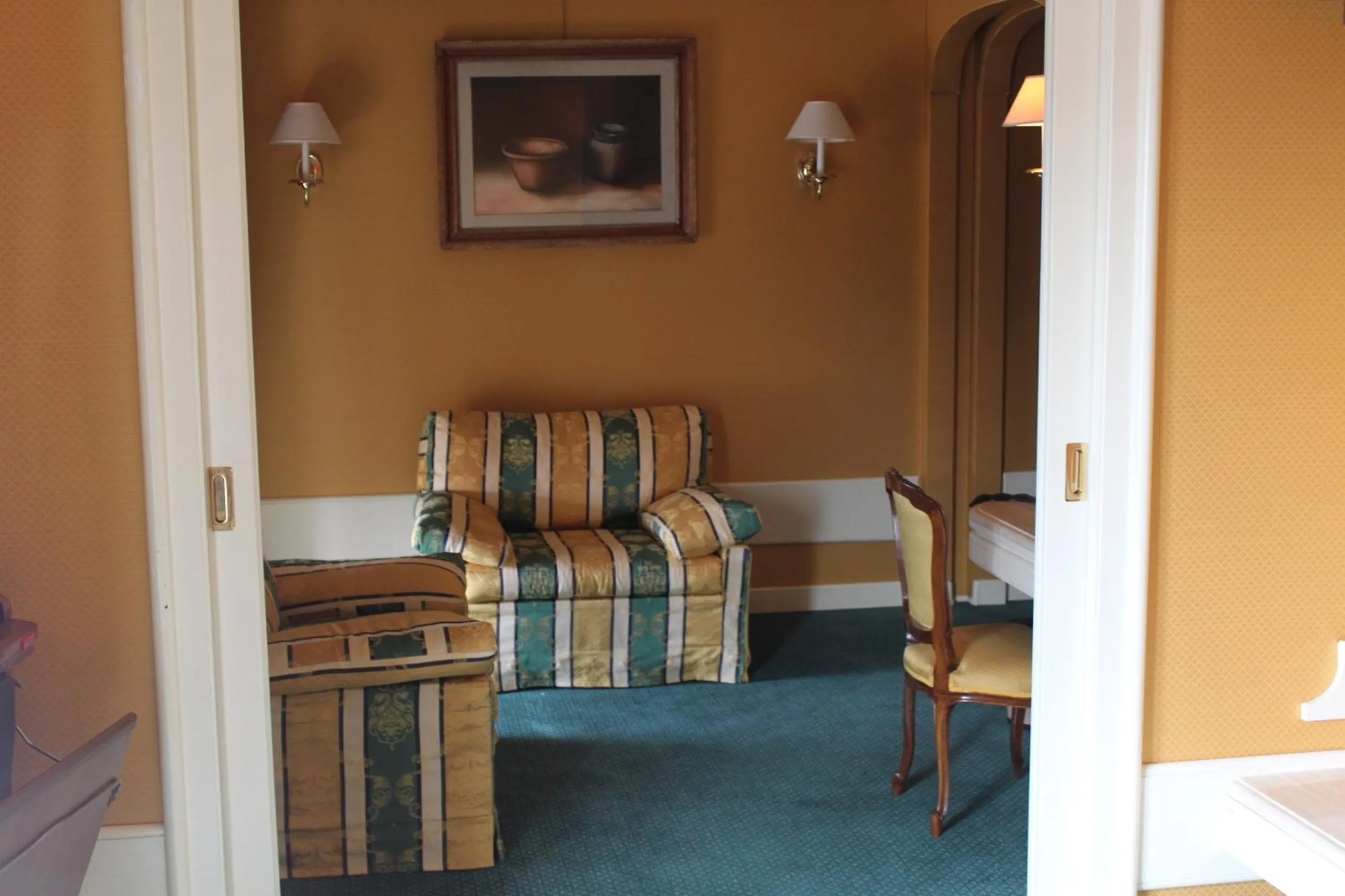 Decorative detail in 501 Hotel