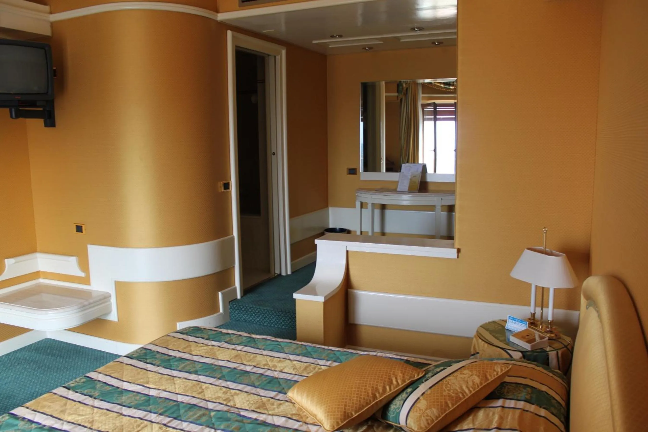 Photo of the whole room, Bed in 501 Hotel